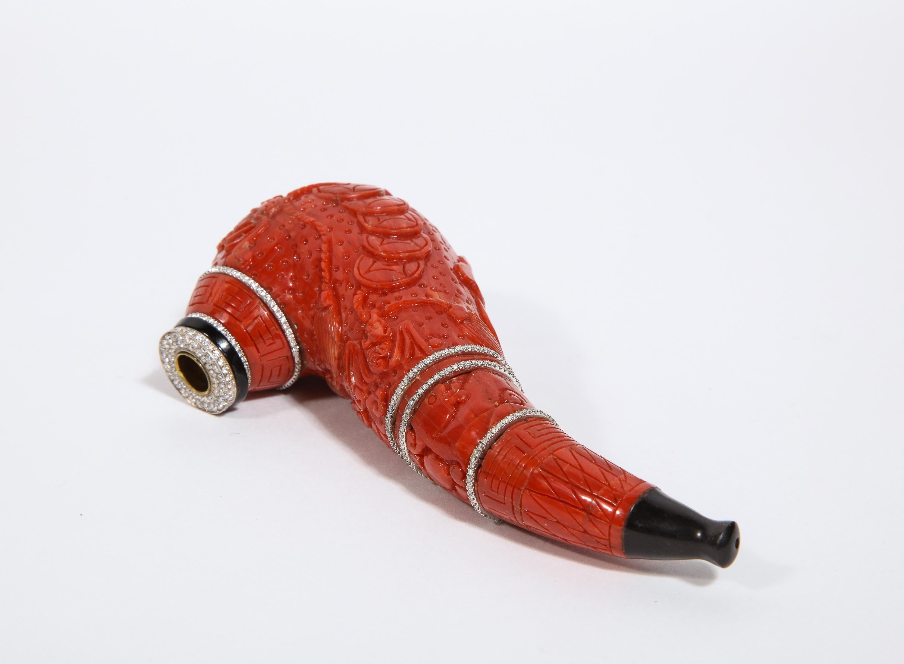 Contemporary Coral, 18K Gold, Diamonds, and Onyx Pipe For Sale 4