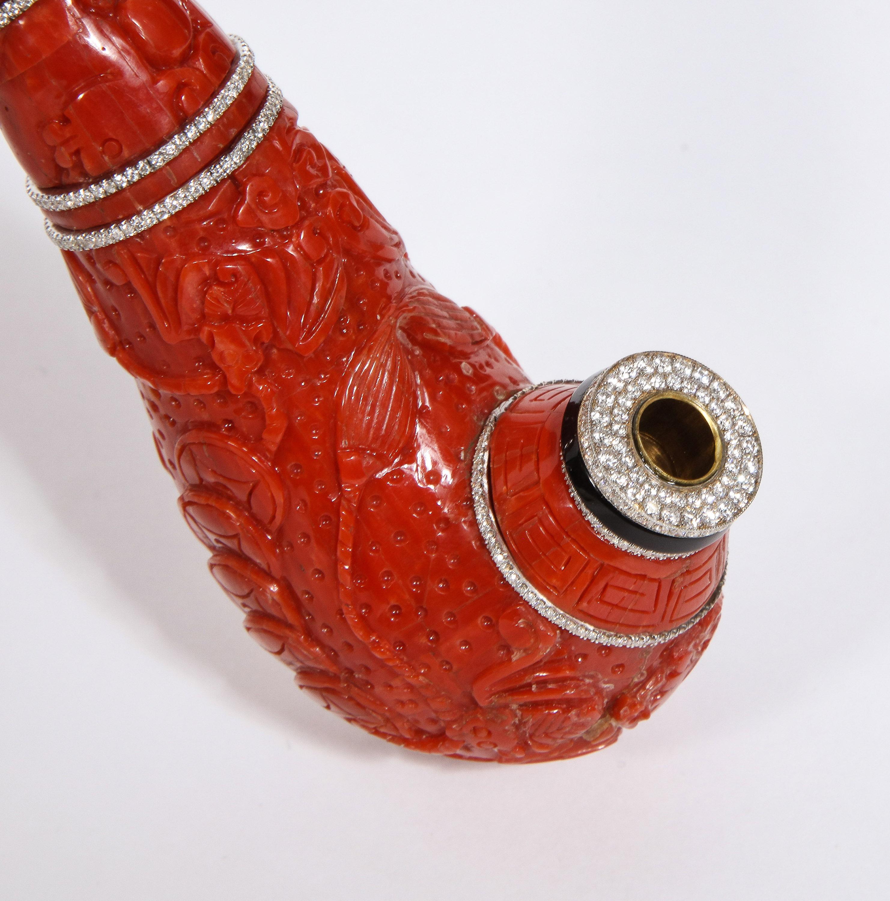 Contemporary Coral, 18K Gold, Diamonds, and Onyx Pipe For Sale 6