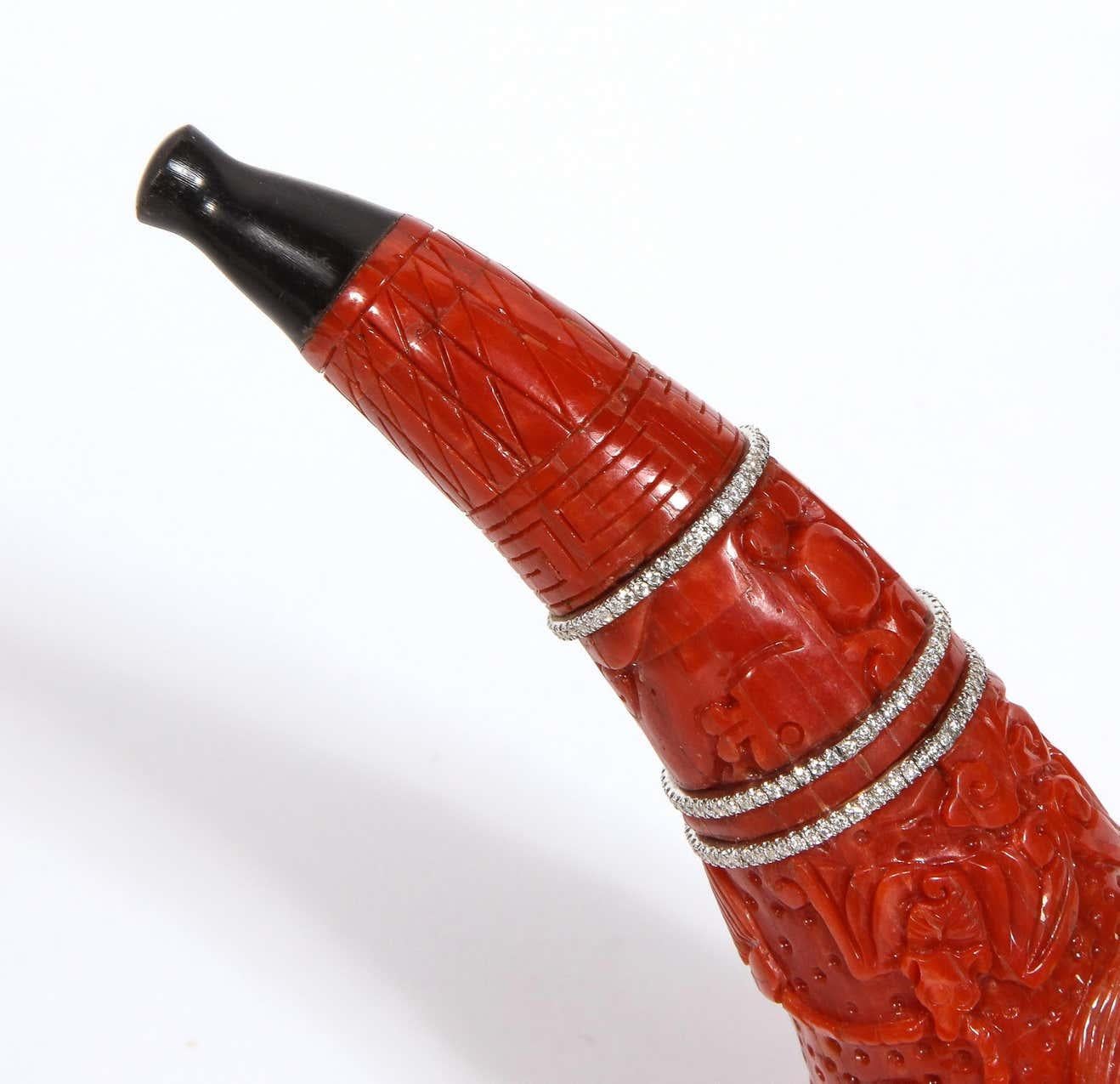 Contemporary Coral, 18k Gold, Diamonds, and Onyx Pipe For Sale 6