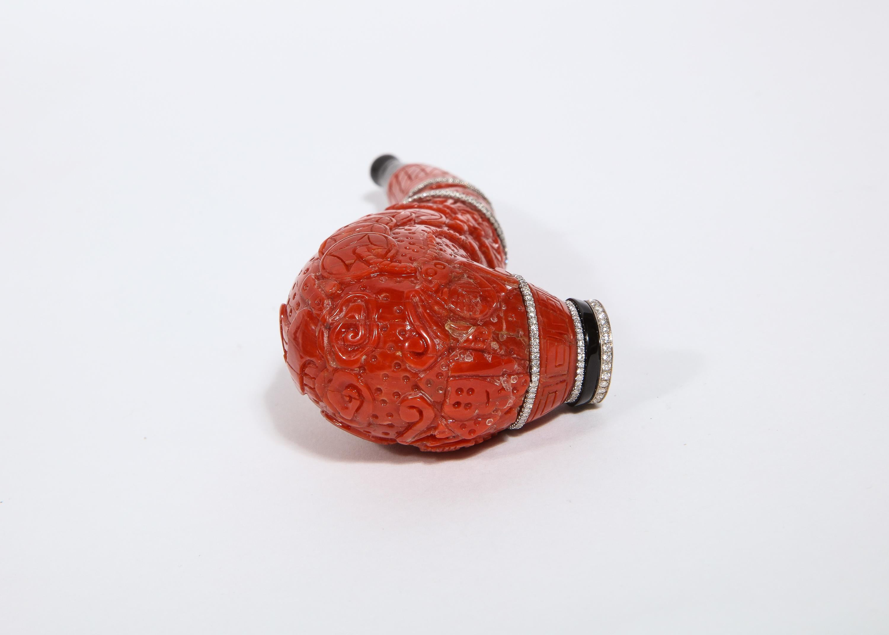 Contemporary Coral, 18K Gold, Diamonds, and Onyx Pipe For Sale 1