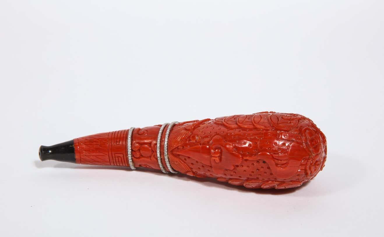 Contemporary Coral, 18k Gold, Diamonds, and Onyx Pipe For Sale 1