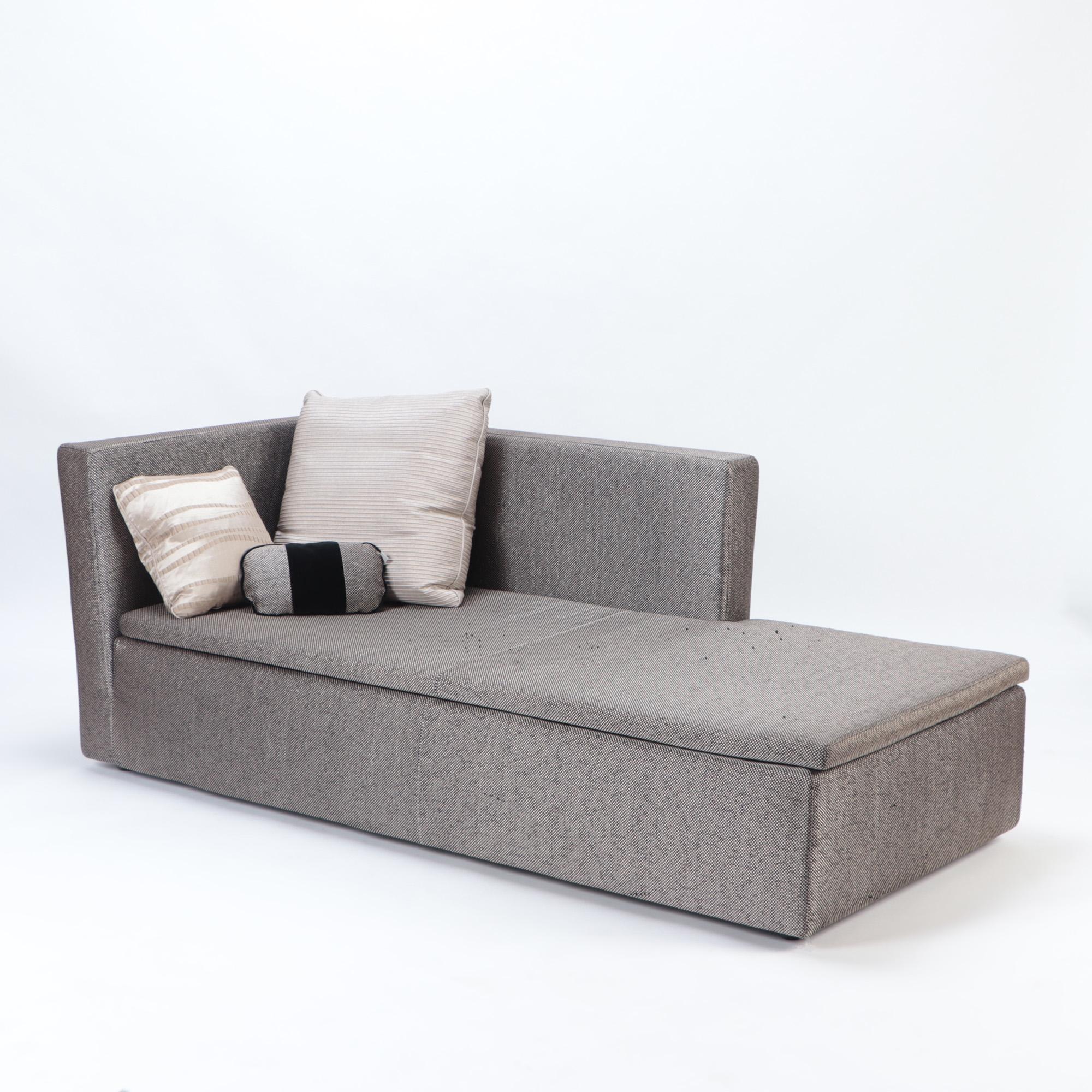 Sofá sobredimensionado contemporáneo, Armani Casa. Esta pieza versátil podría ser también una cama de día. 