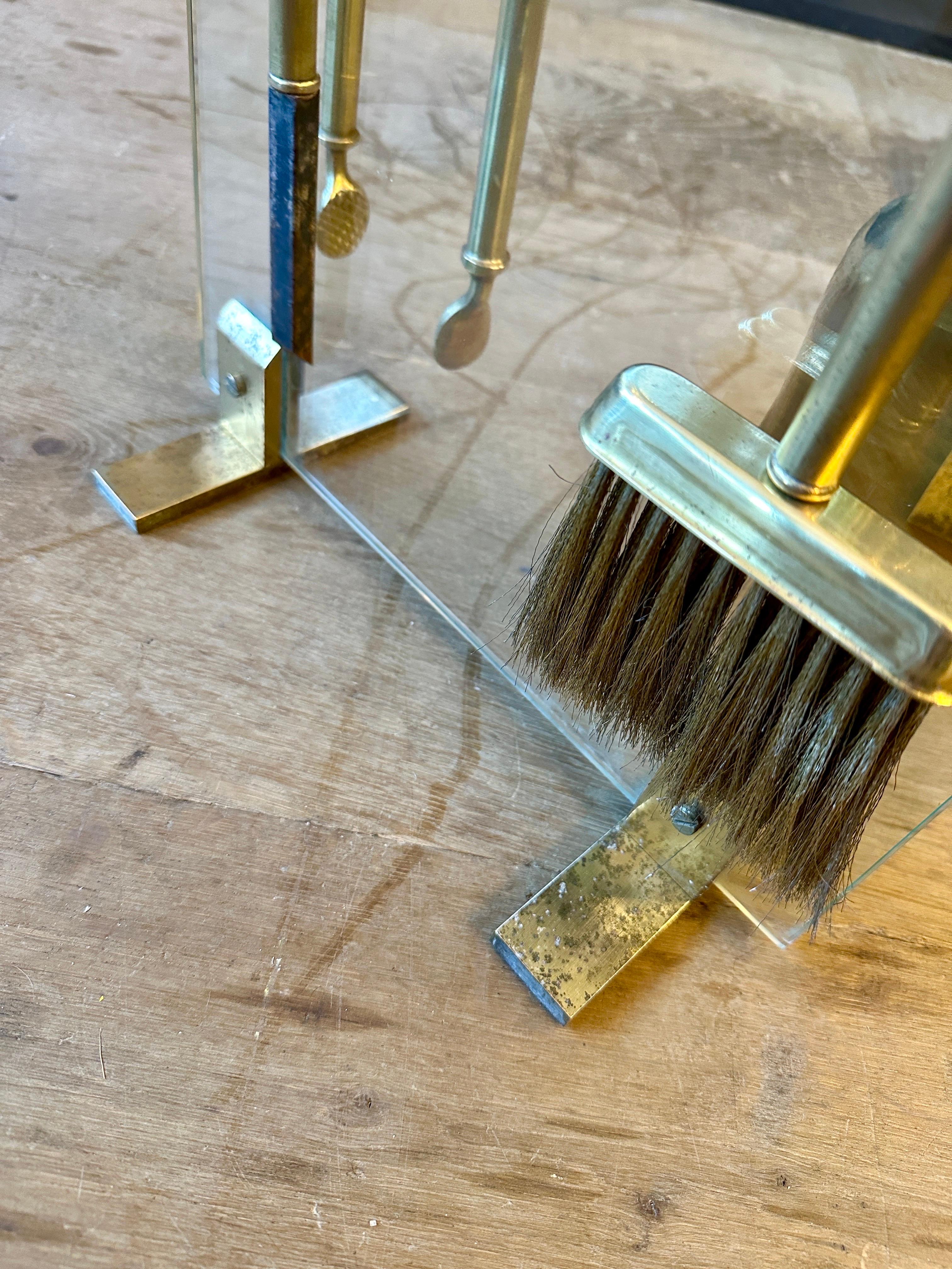 Moderno Un set contemporaneo di strumenti francesi per il fuoco. in vendita