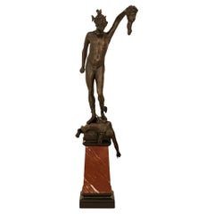 Una estatua continental de bronce y mármol del siglo XIX de Perseo y Medusa