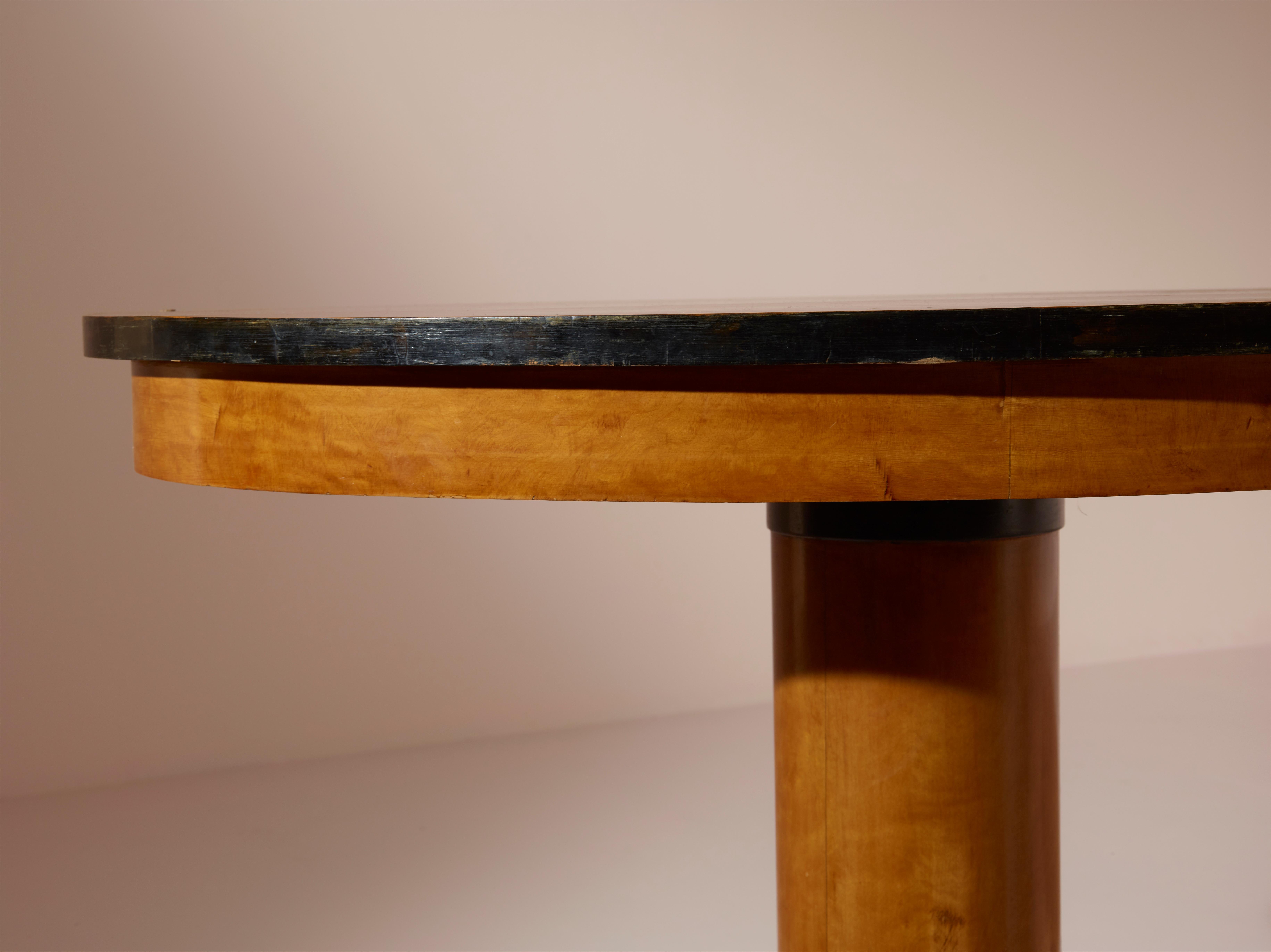 Continental Biedermeier Oval Table Made in Maple with Ebonized Details 1