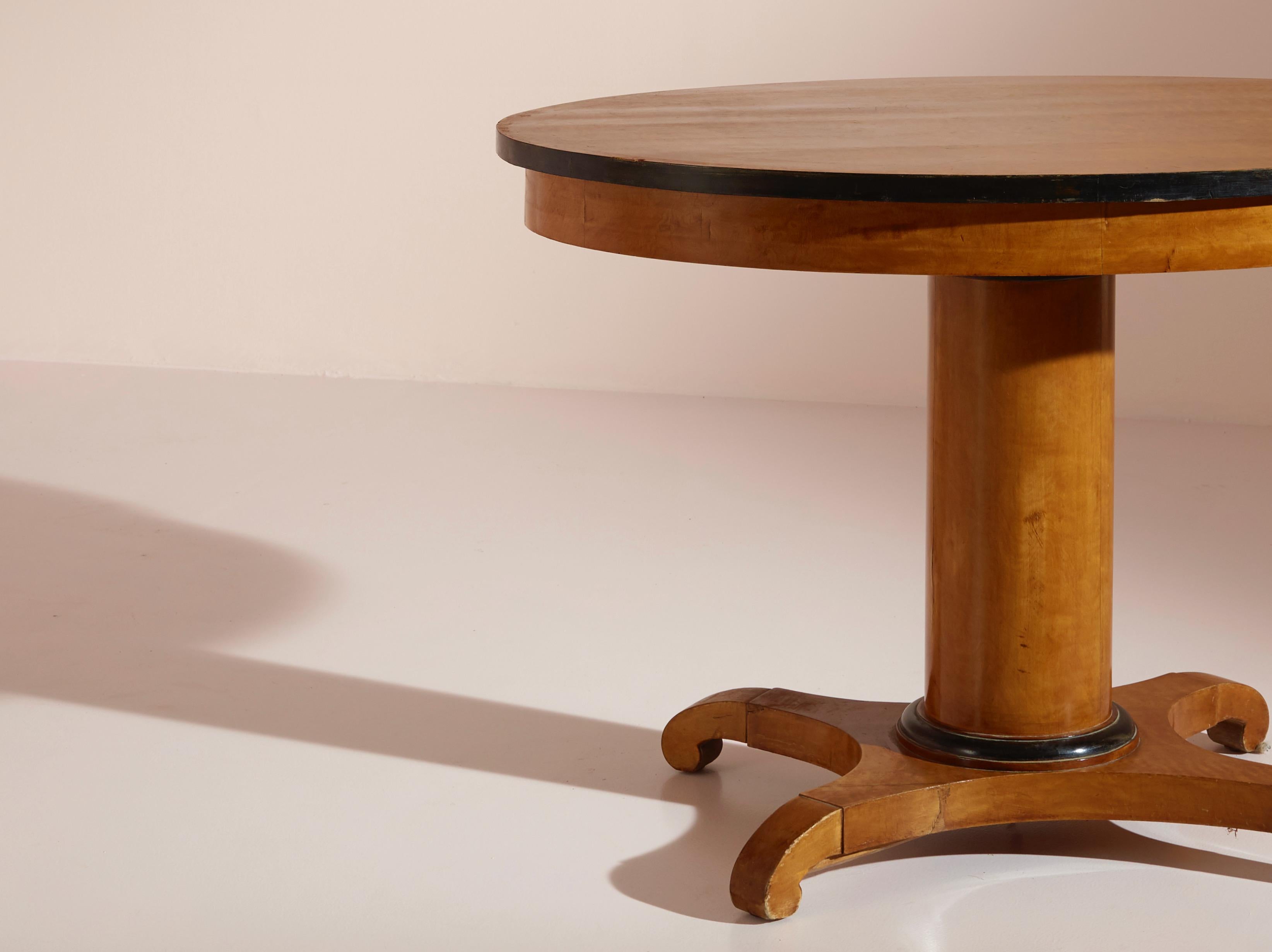 Continental Biedermeier Oval Table Made in Maple with Ebonized Details 3