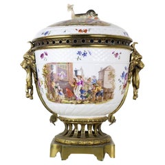 Pot-pourri continental en porcelaine monté sur bronze doré, fin du 19ème siècle