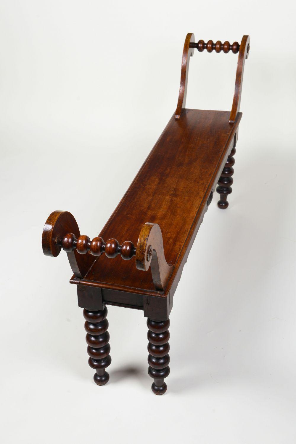 Continental Mahogany and Pine Bench In Good Condition For Sale In New York, NY