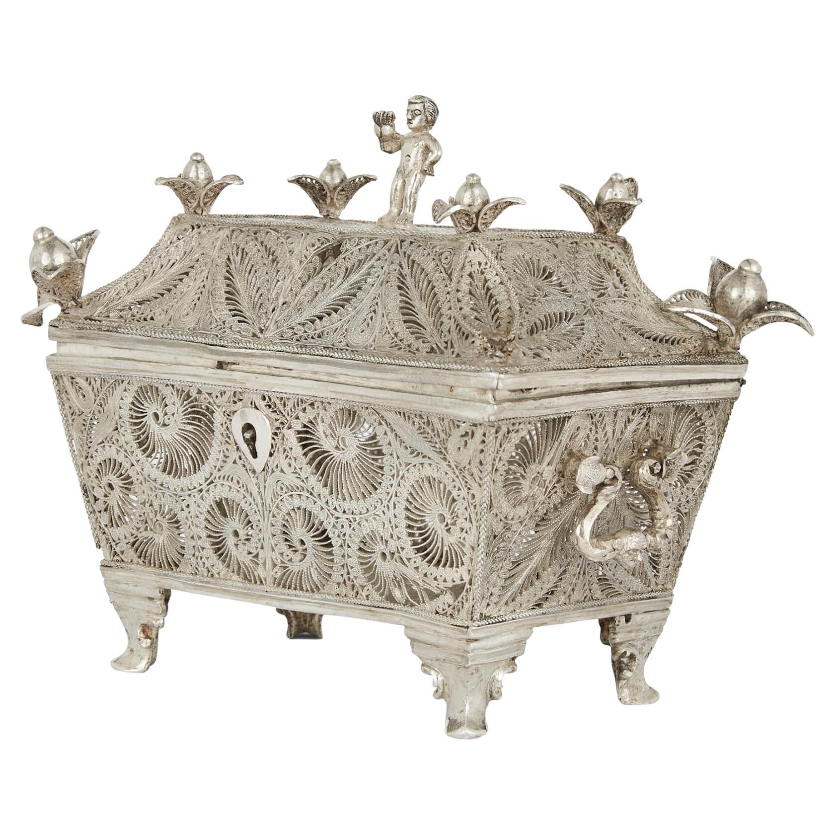 Caja decorativa miniatura continental de filigrana de plata