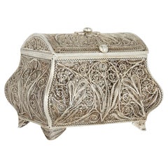 Caja Floral Decorativa Continental de Filigrana de Plata