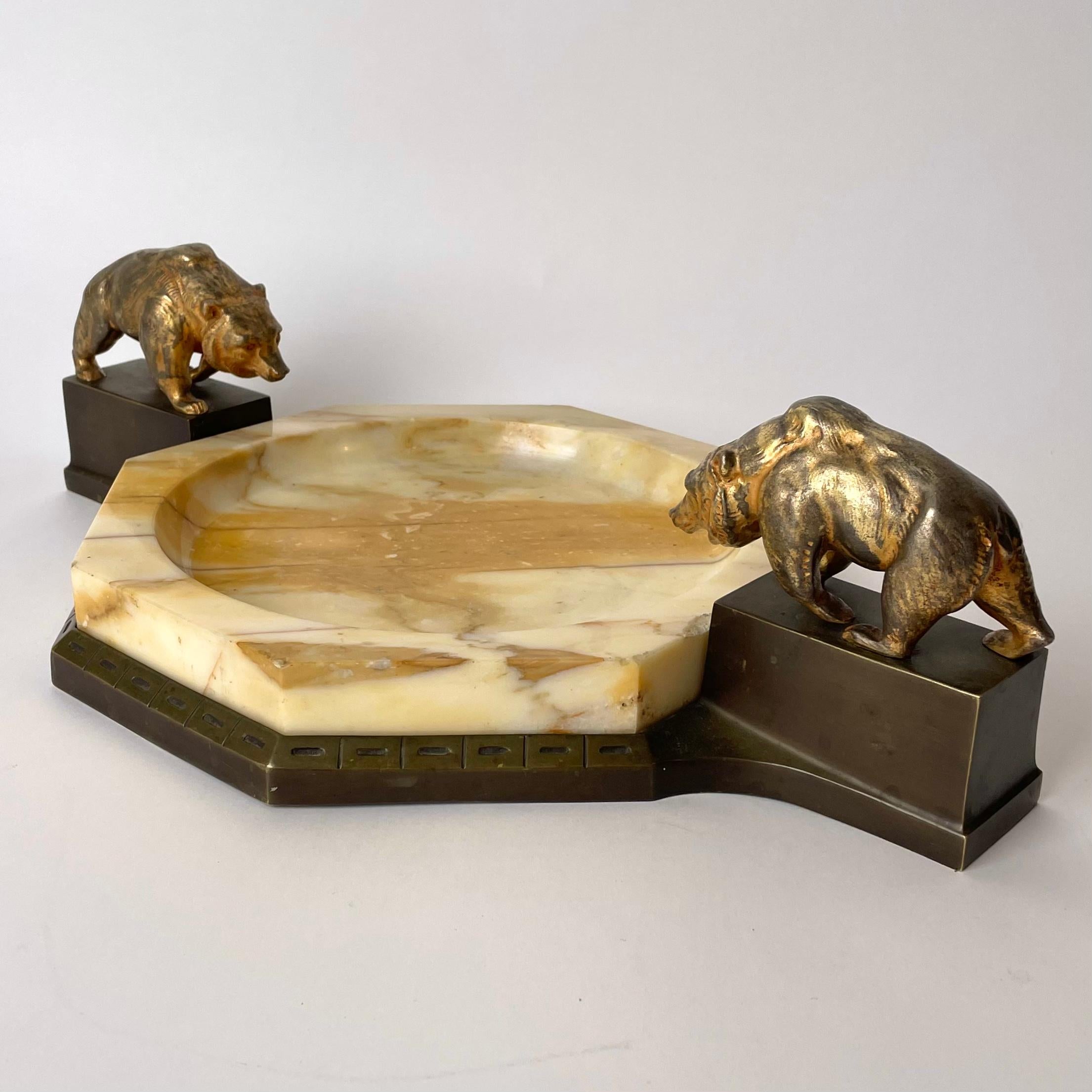 Eine kühle Schale aus Marmor und Bronze. Art Deco, 1920er Jahre (Europäisch) im Angebot