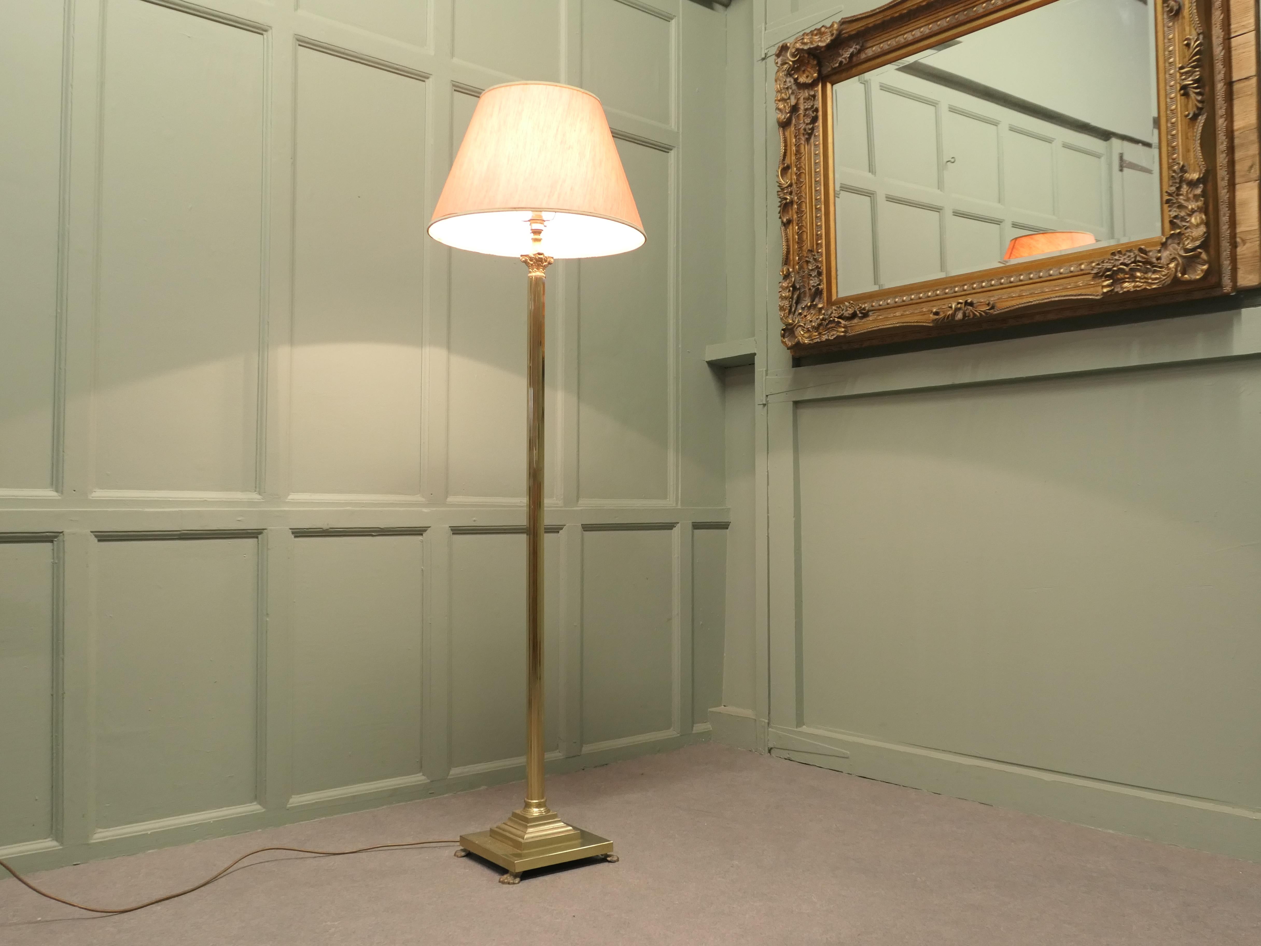 A Corinthian Column Brass Floor Lamp A lovely design In Good Condition In Godshill, Isle of Wight