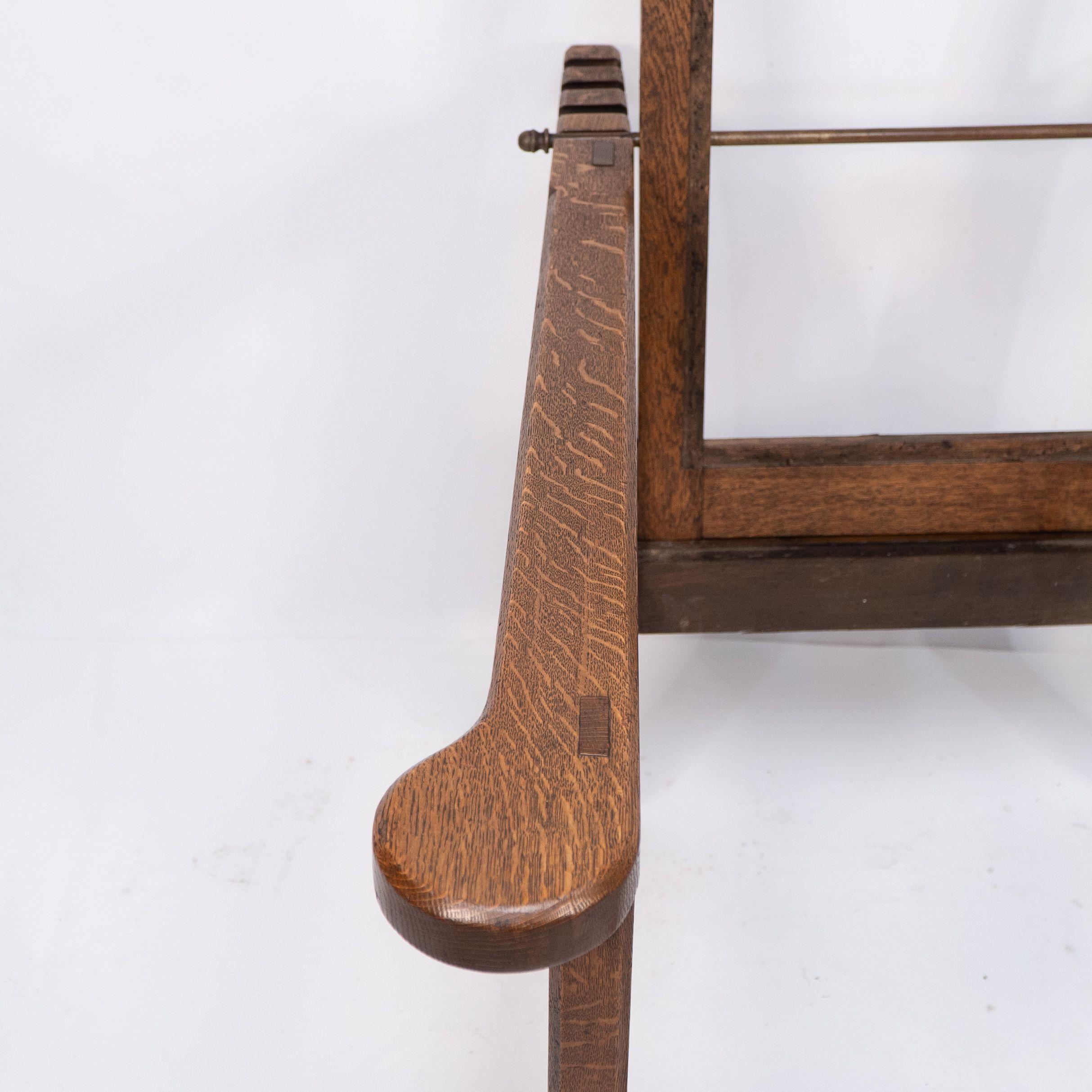 A Cotswold School Arts and Crafts reclining oak armchair of superior quality For Sale 4
