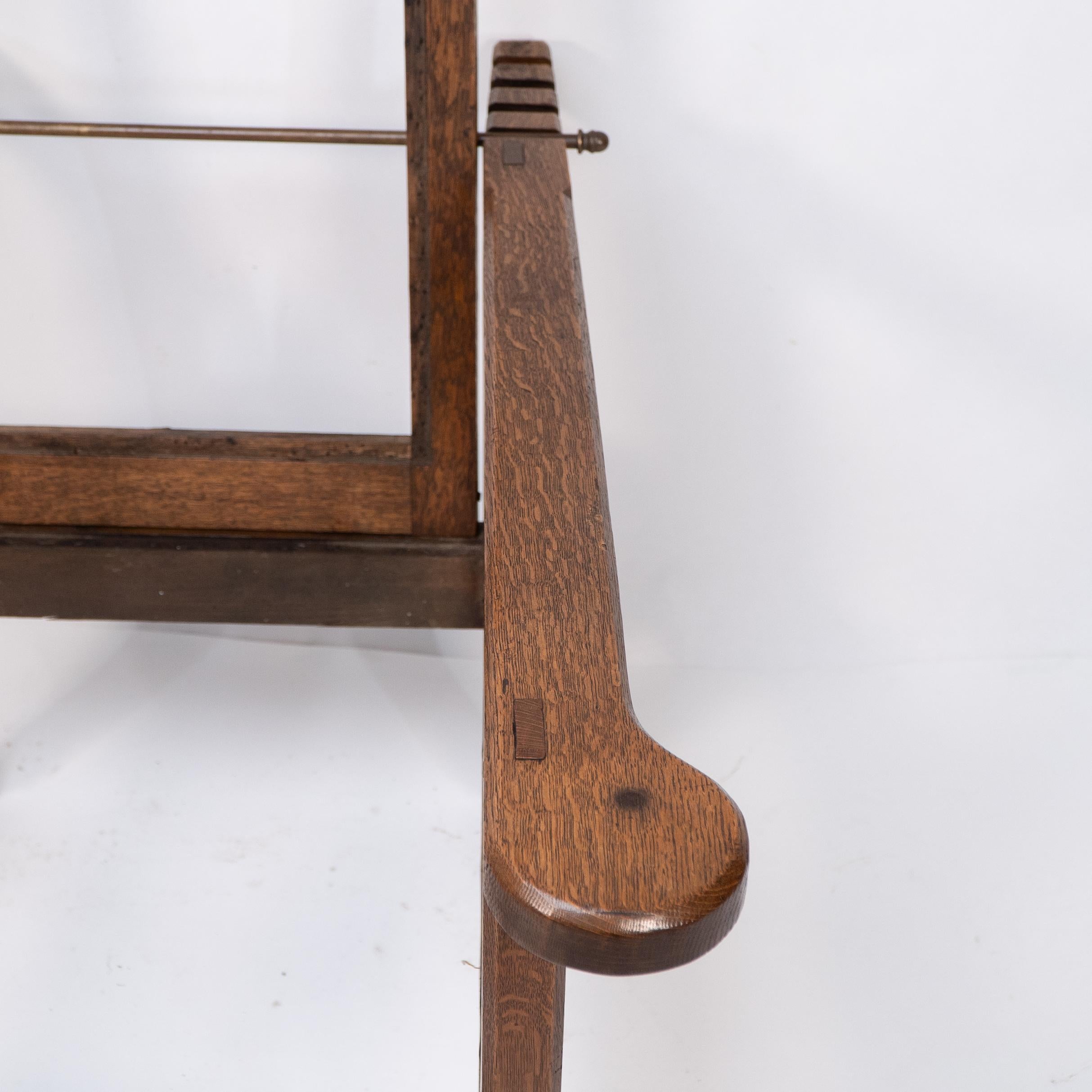 A Cotswold School Arts and Crafts reclining oak armchair of superior quality For Sale 6