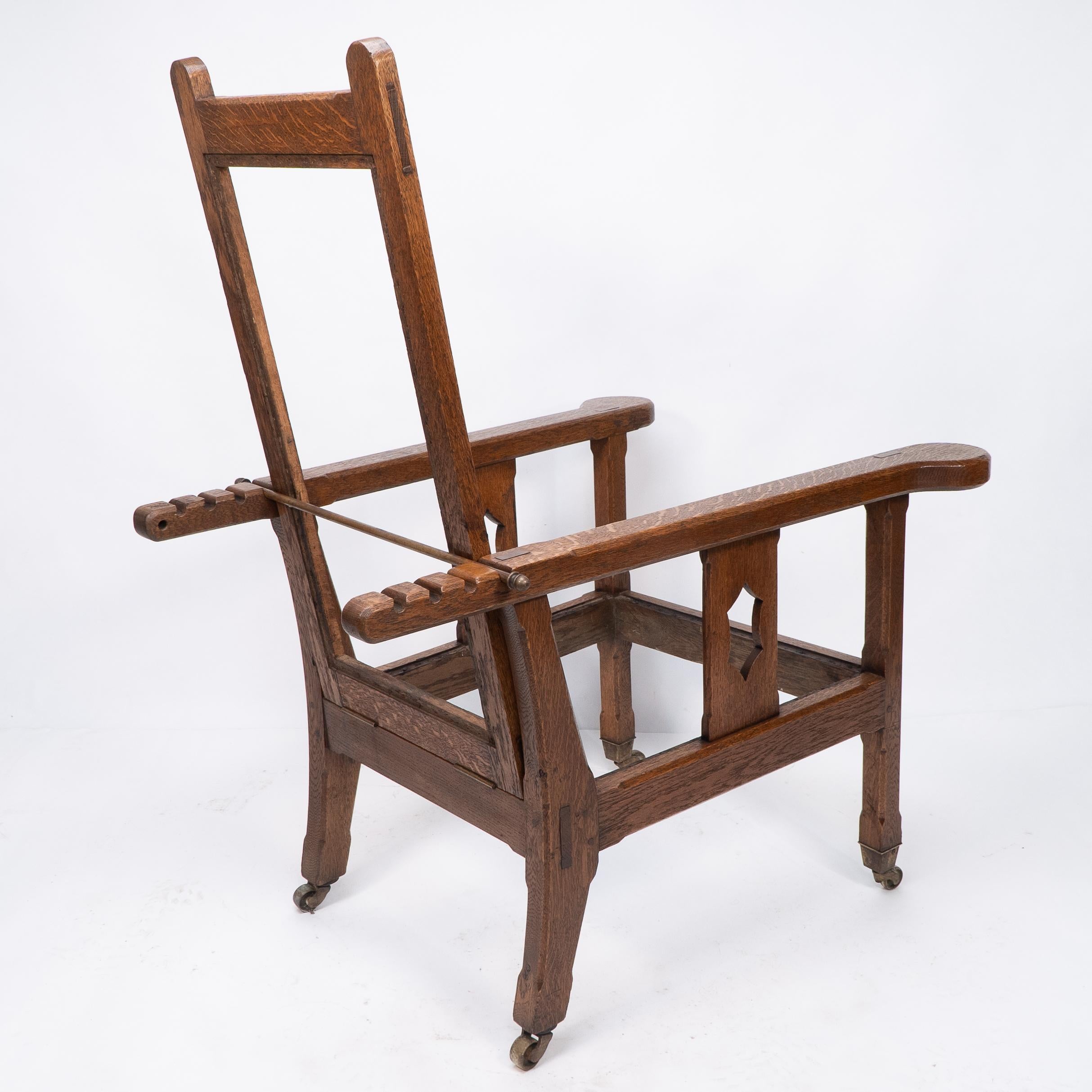 A Cotswold School Arts and Crafts reclining oak armchair of superior quality For Sale 11