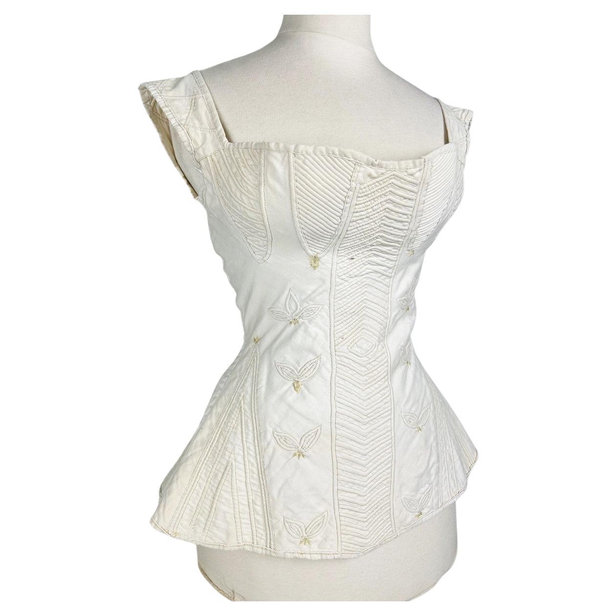 A cotton corset with corded embroidery from the Georgian period - England C.1830 For Sale