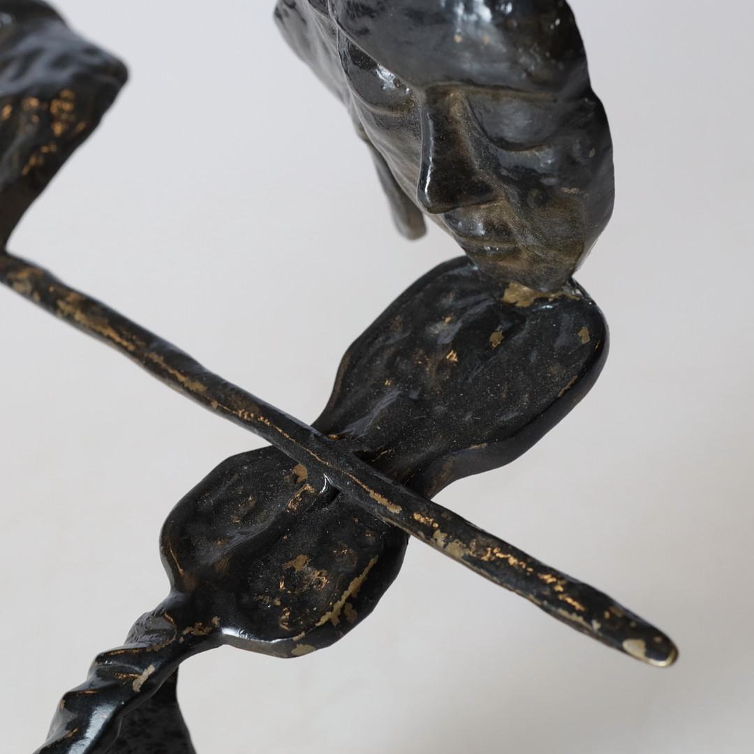 Beautifully stylized human figurine with a great balance of harmony, it portrays the beauty of the inner world through love and beauty.
These unique art pieces are a great chance to bring your office or home decor and interior the eternal opposites