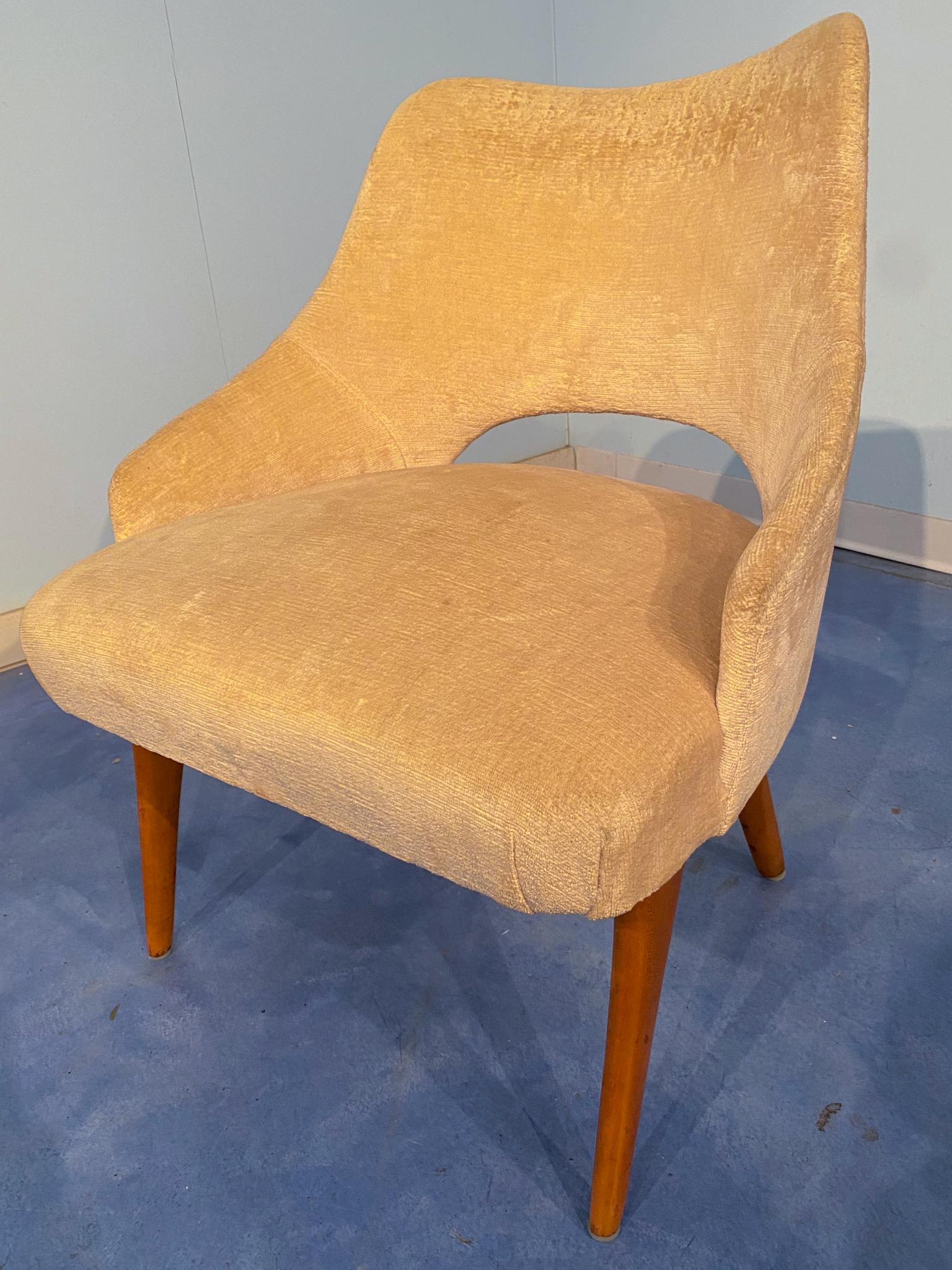 Zwei italienische Sessel aus der Mitte des Jahrhunderts aus gelbem Samt von Vittorio Dassi im Angebot 4