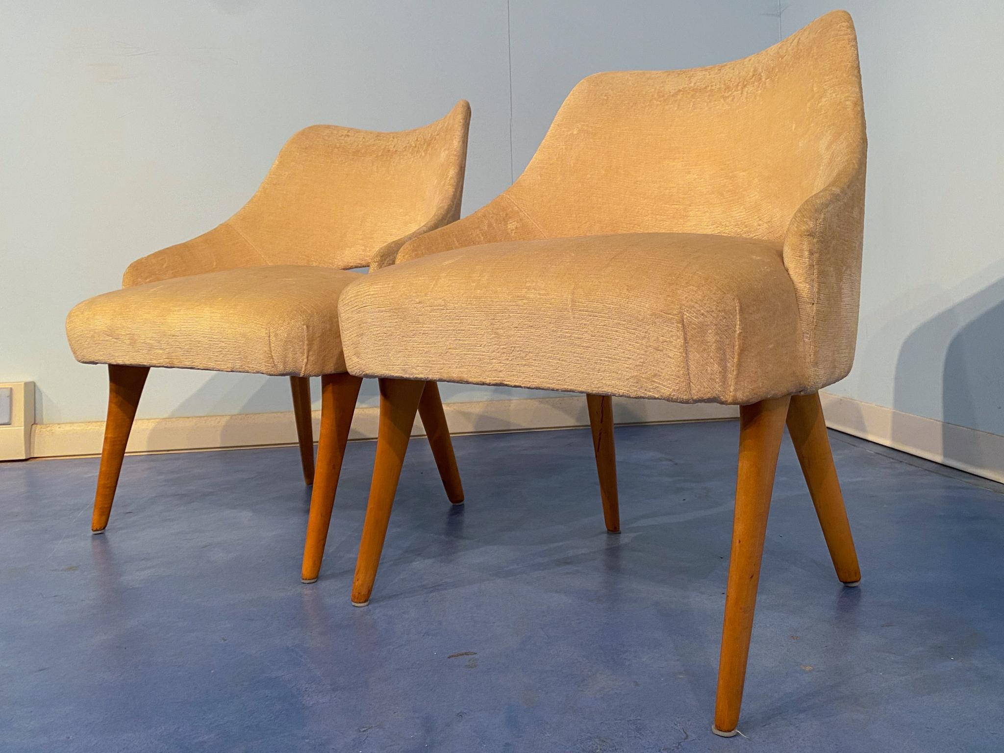 Zwei italienische Sessel aus der Mitte des Jahrhunderts aus gelbem Samt von Vittorio Dassi im Angebot 8