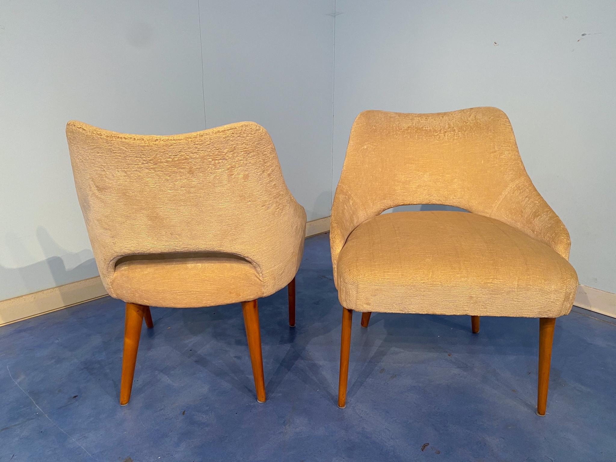Couple of Italian Mid-Century Armchairs in Yellow Velvet by Vittorio Dassi For Sale 2