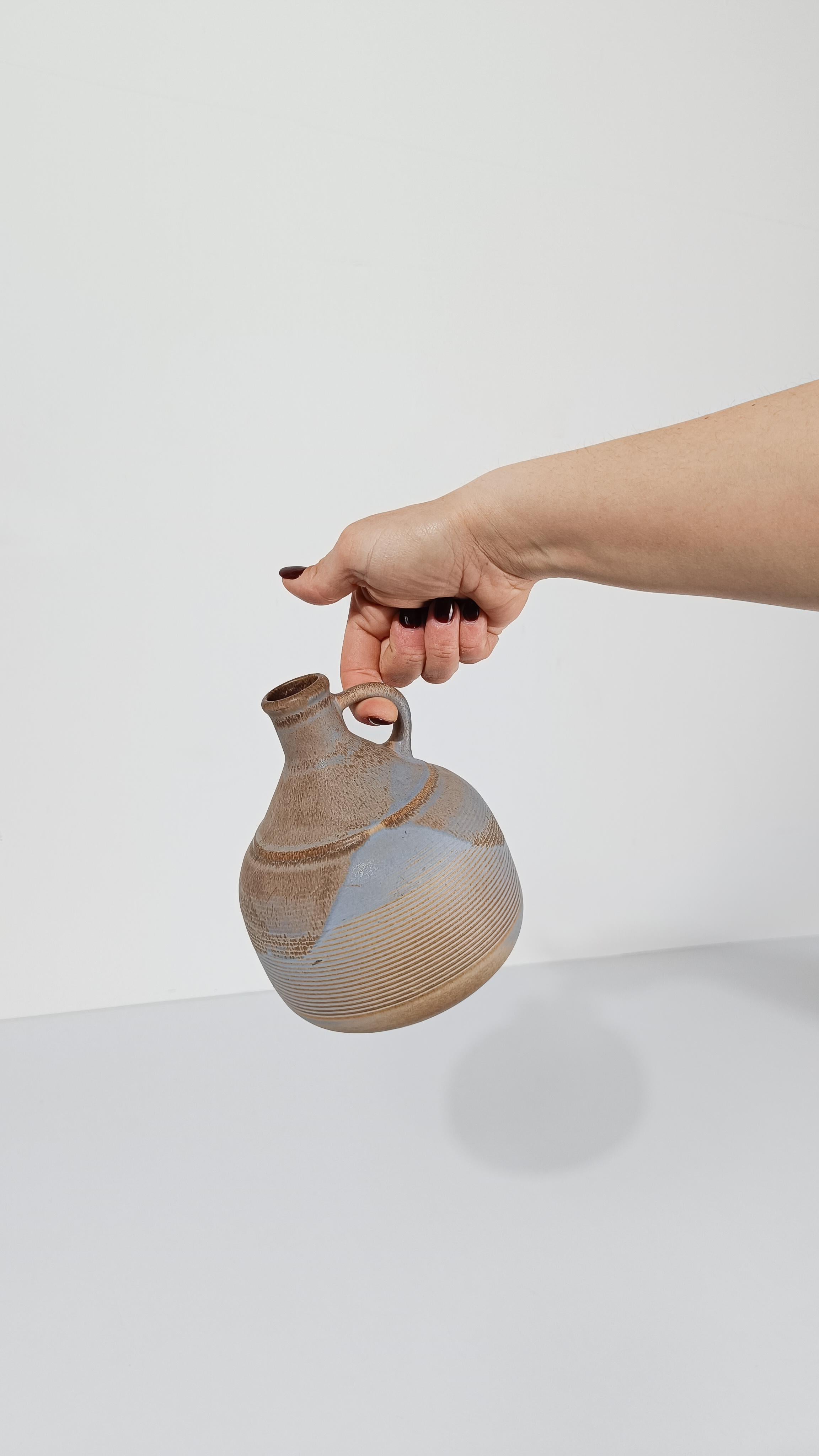 XX secolo Una coppia di vasi italiani d'epoca in ceramica grezza di Bucci, anni '70 in vendita
