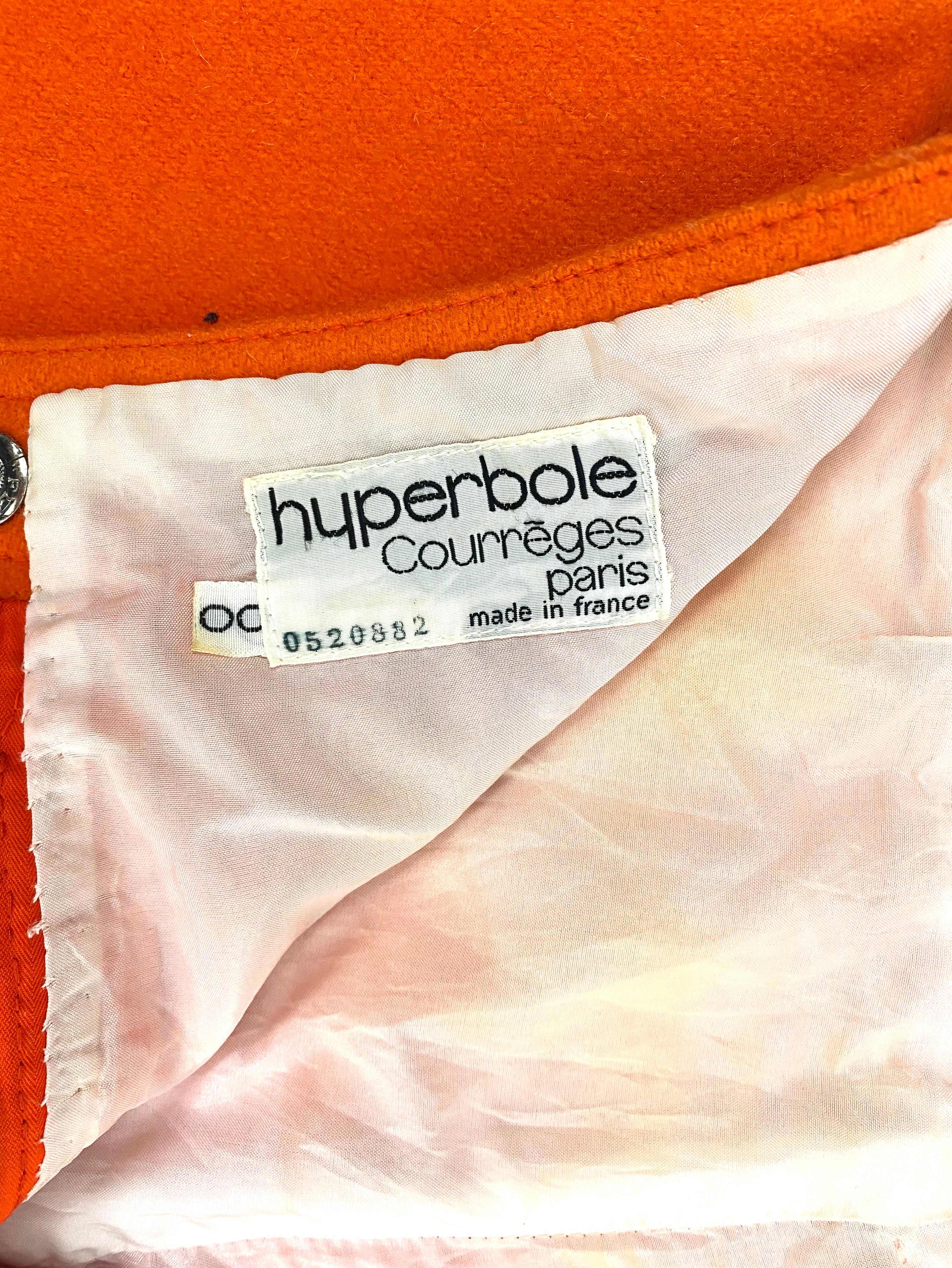 A. Costume pantalon Hyperbole en laine orange de Courréges de 1970 en vente 10
