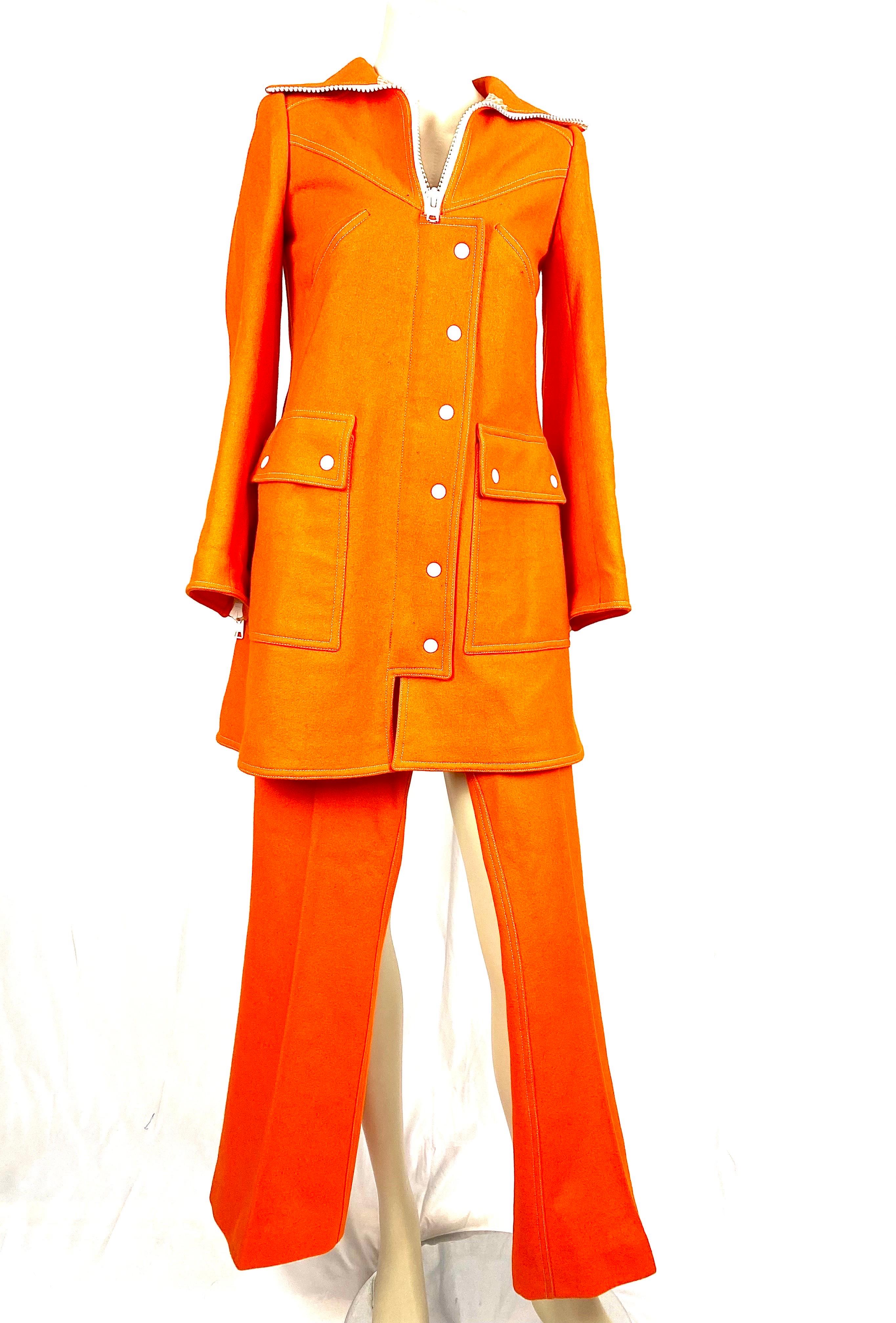 A. Courréges Hyperbole orangefarbener Hosenanzug aus Wolle von 1970 im Angebot 14