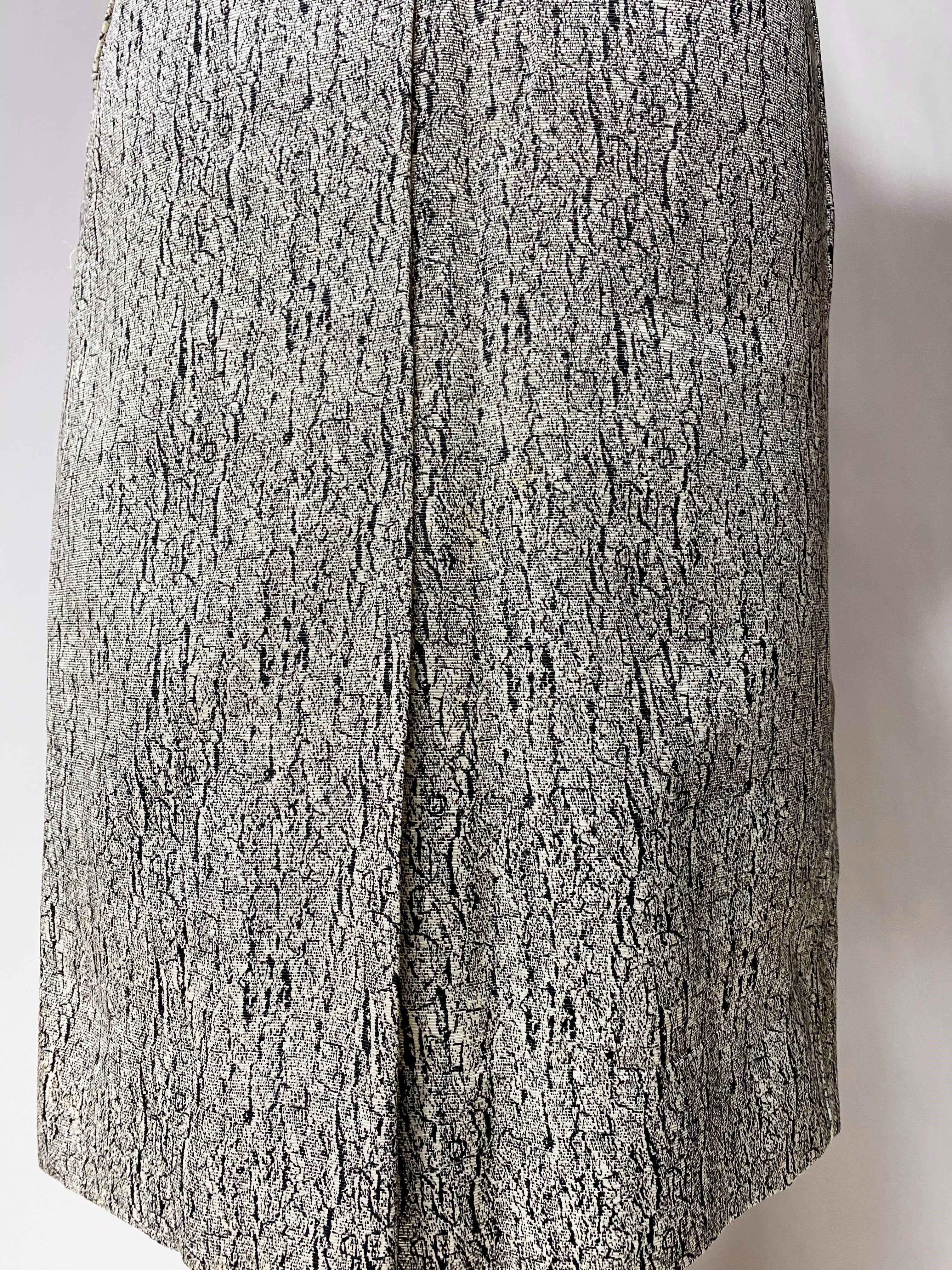 Tailleur jupe de bar haute couture en faille de soie imprimée marbrée, France, circa 1947-1950 en vente 3