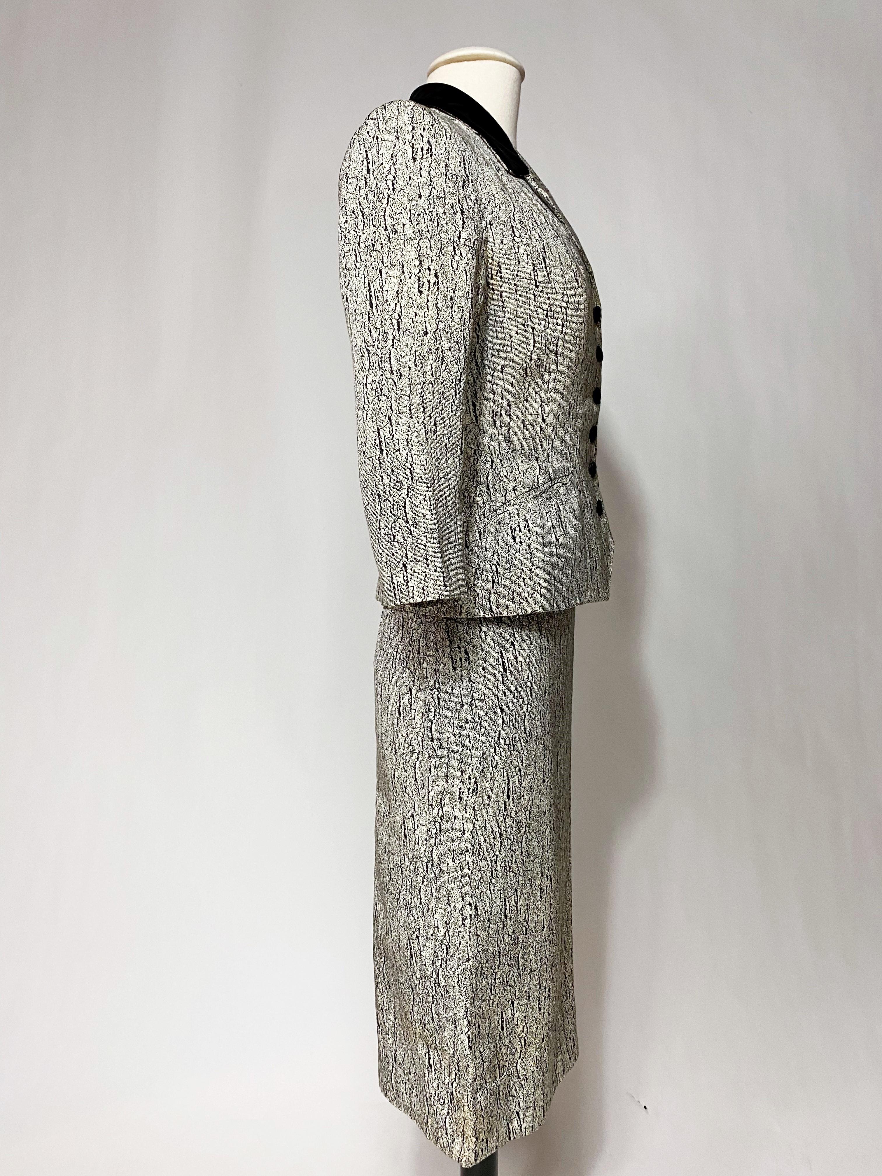 Tailleur jupe de bar haute couture en faille de soie imprimée marbrée, France, circa 1947-1950 Pour femmes en vente
