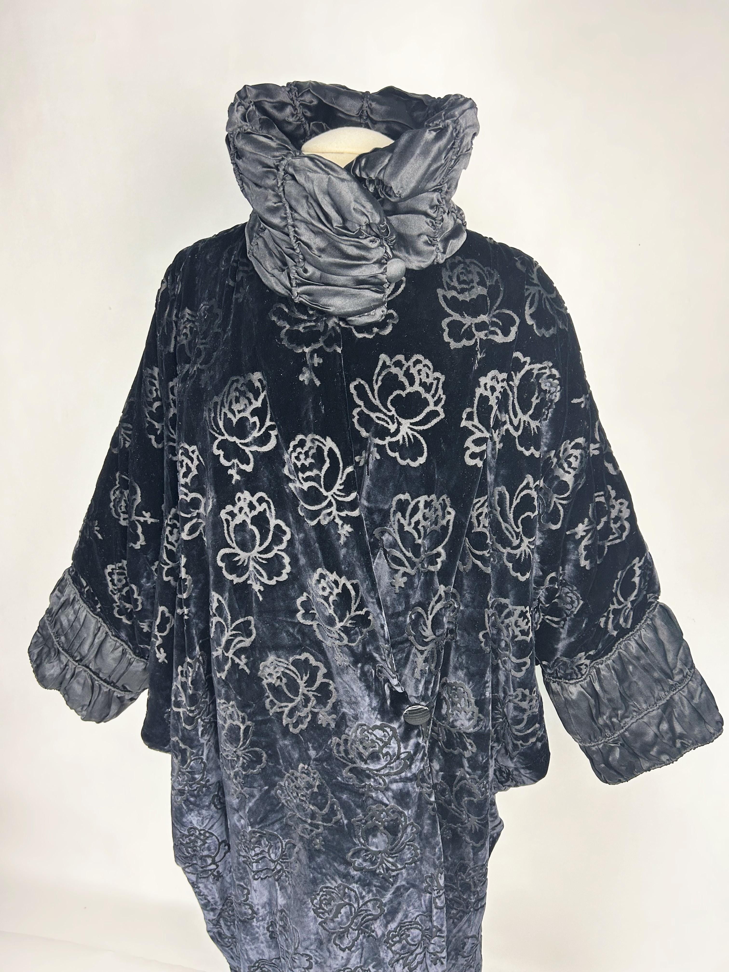 Cappotto da opera in velluto nero Couture di Worth in velluto - Parigi C.1930-1935 In condizioni buone in vendita a Toulon, FR