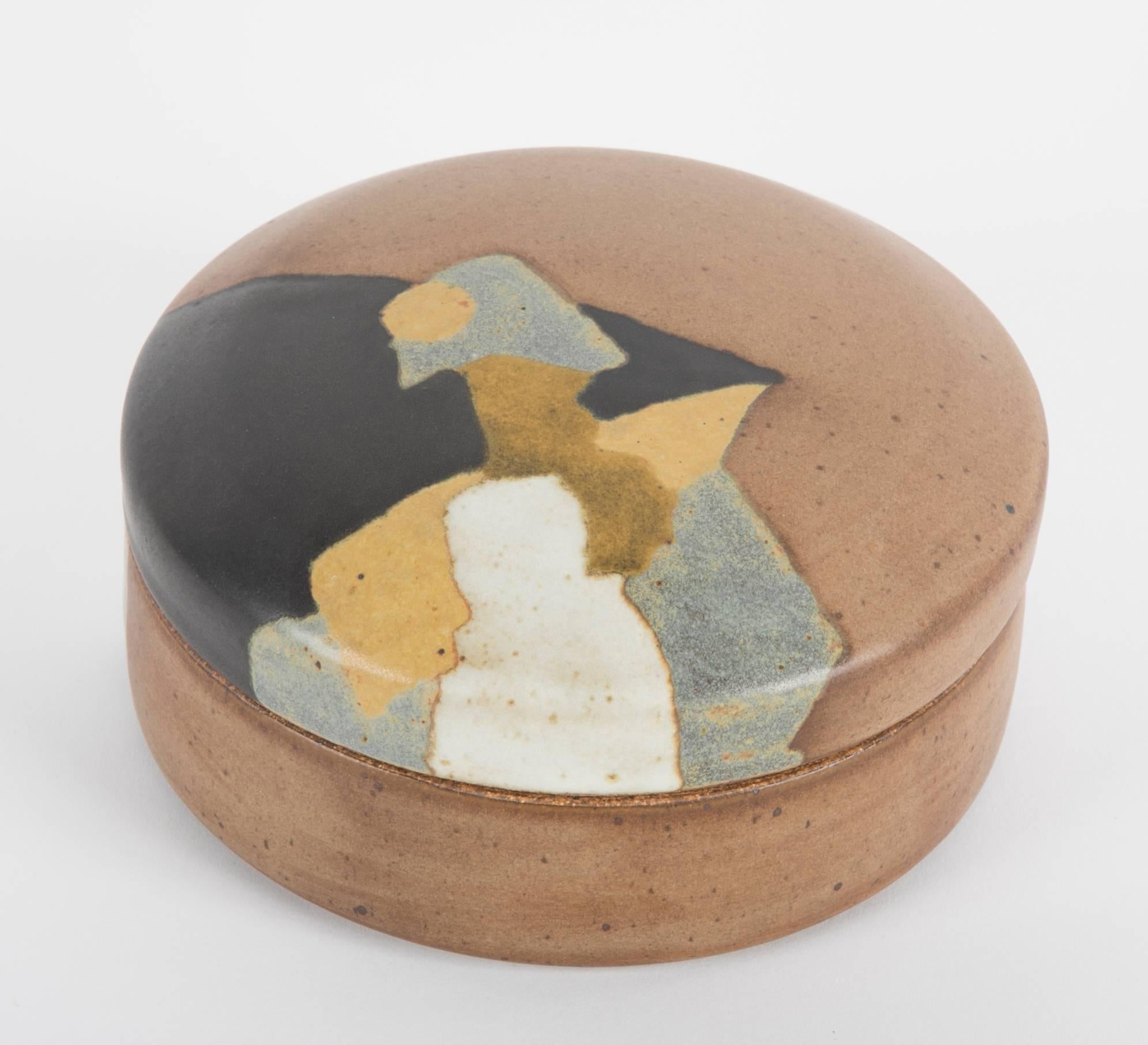 Bedeckte Steingutdose von Charles Rothschild für Barlow Pottery (amerikanisch)