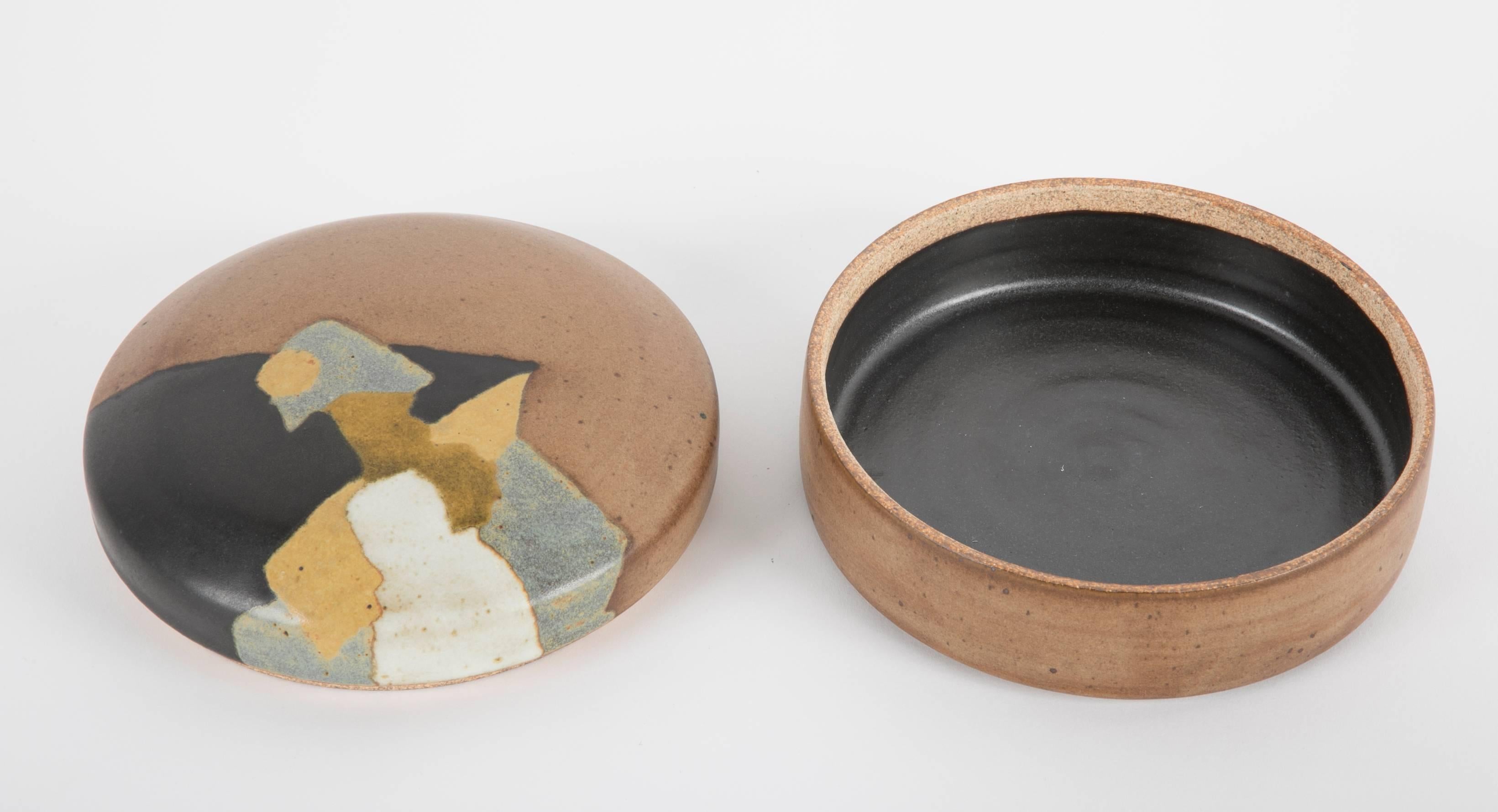 Bedeckte Steingutdose von Charles Rothschild für Barlow Pottery 1
