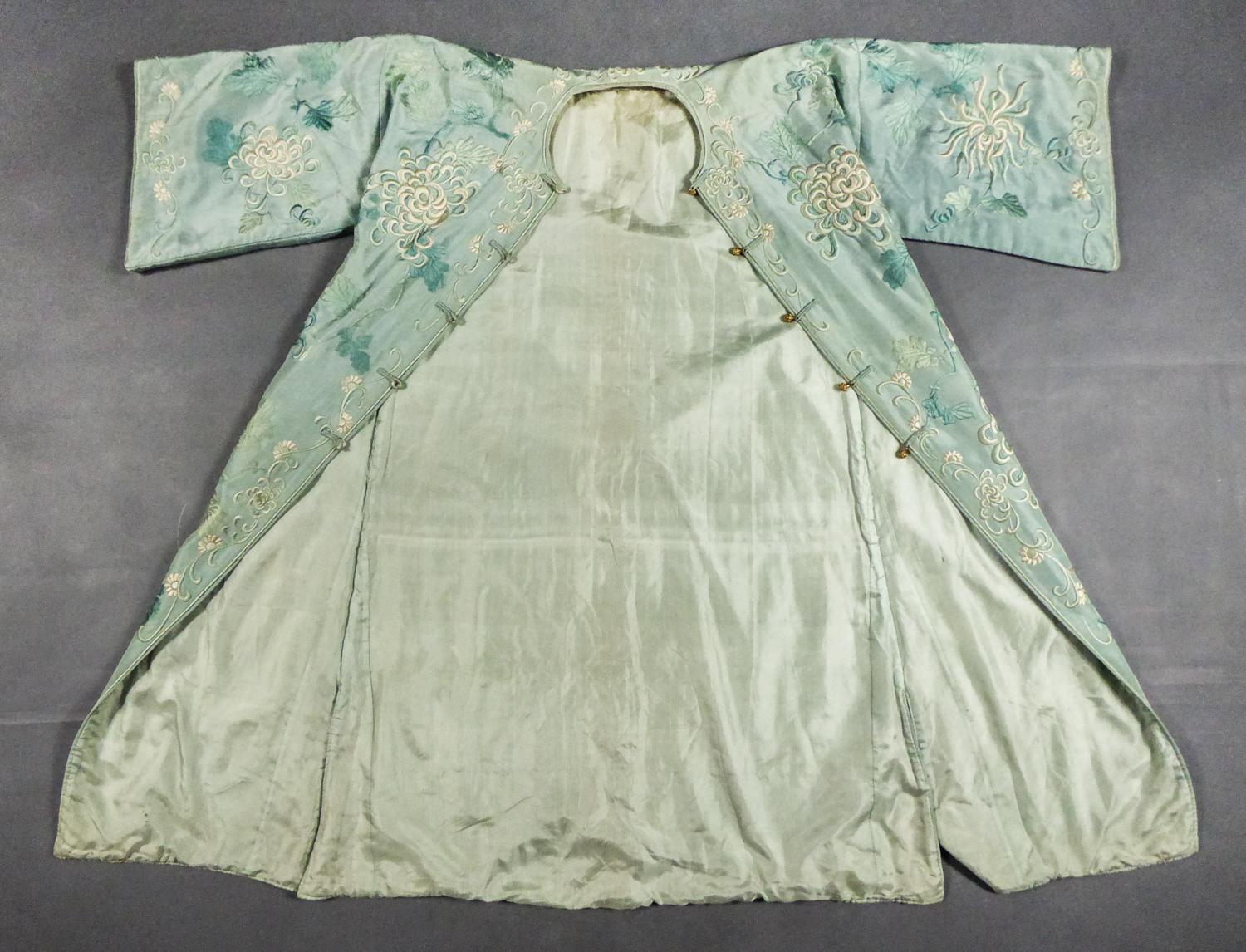 A Crepe Silk Embroidered Evening Japonese Coat for Europe Circa 1920 3