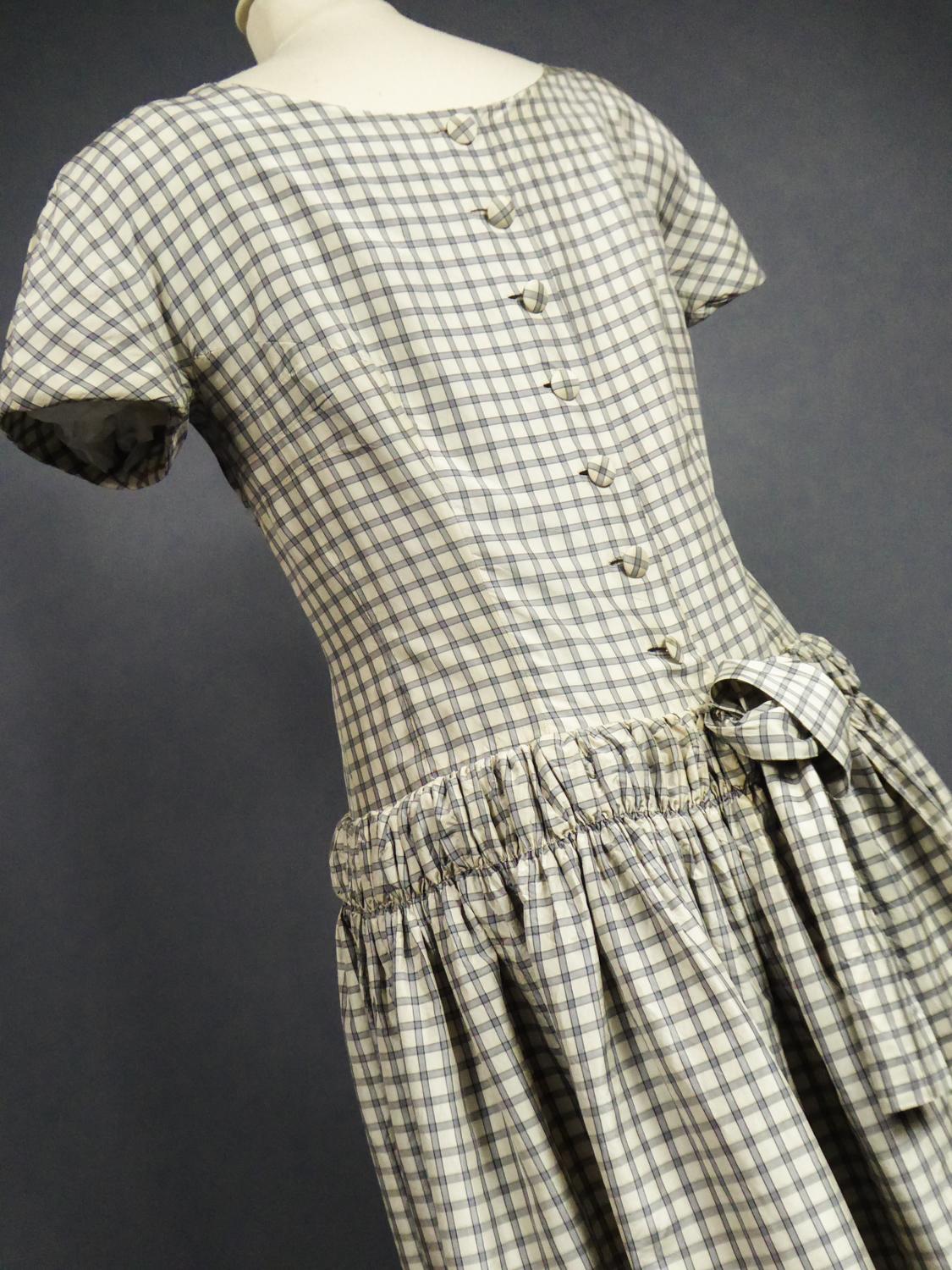 A Cristobal Balenciaga Couture Sac Dress in Plaid Taffeta n°55418 Circa 1958 8