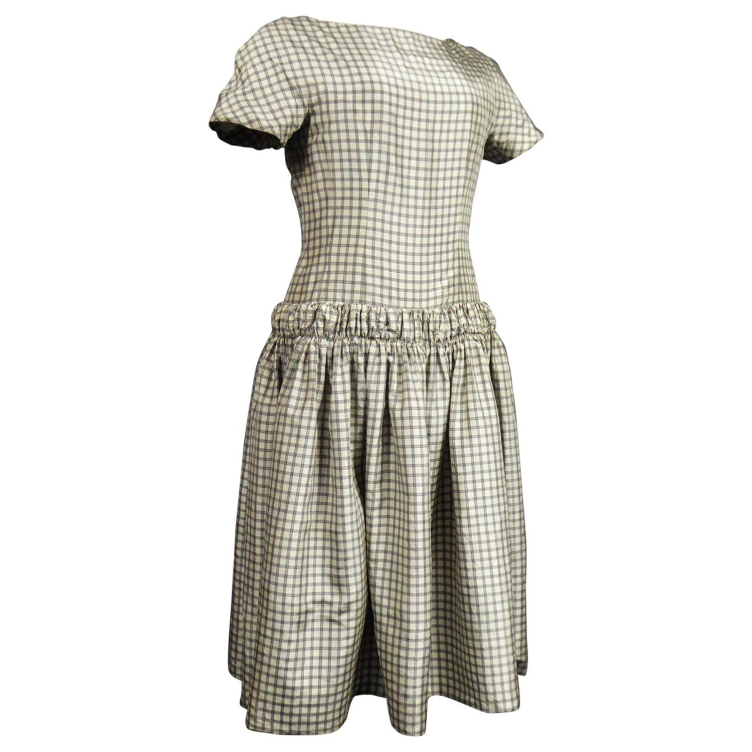 A Cristobal Balenciaga Couture Sac Dress in Plaid Taffeta n°55418 Circa  1958 at 1stDibs | sac suit