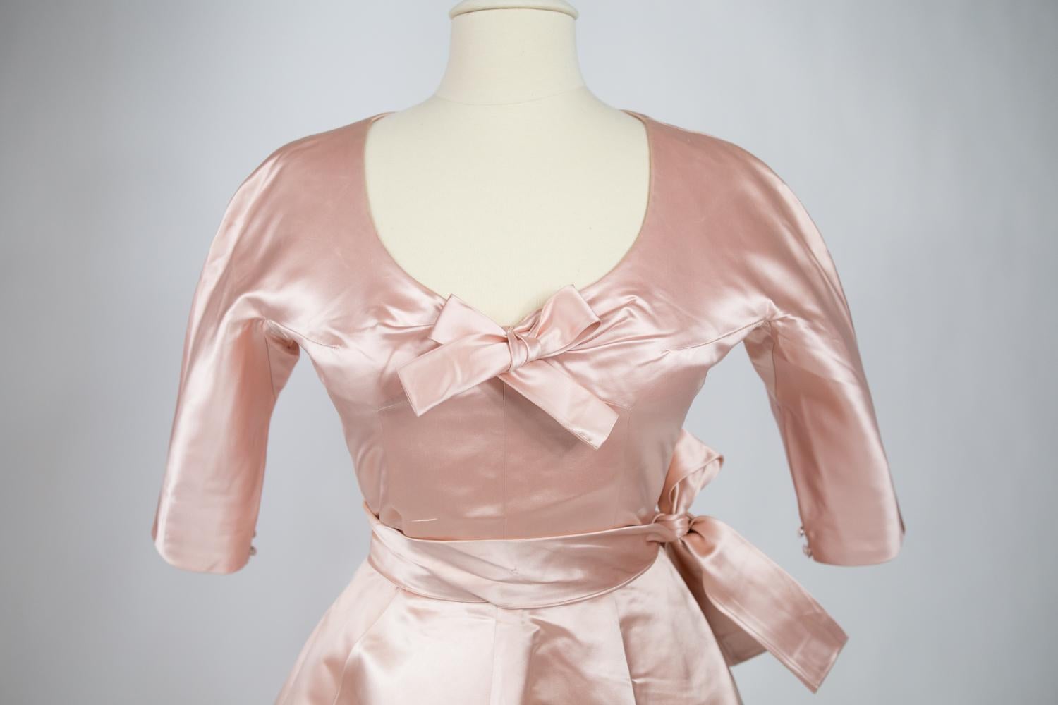 Robe de bal en satin Cristobal Balenciaga Couture numérotée 61819 - Circa 1960 11