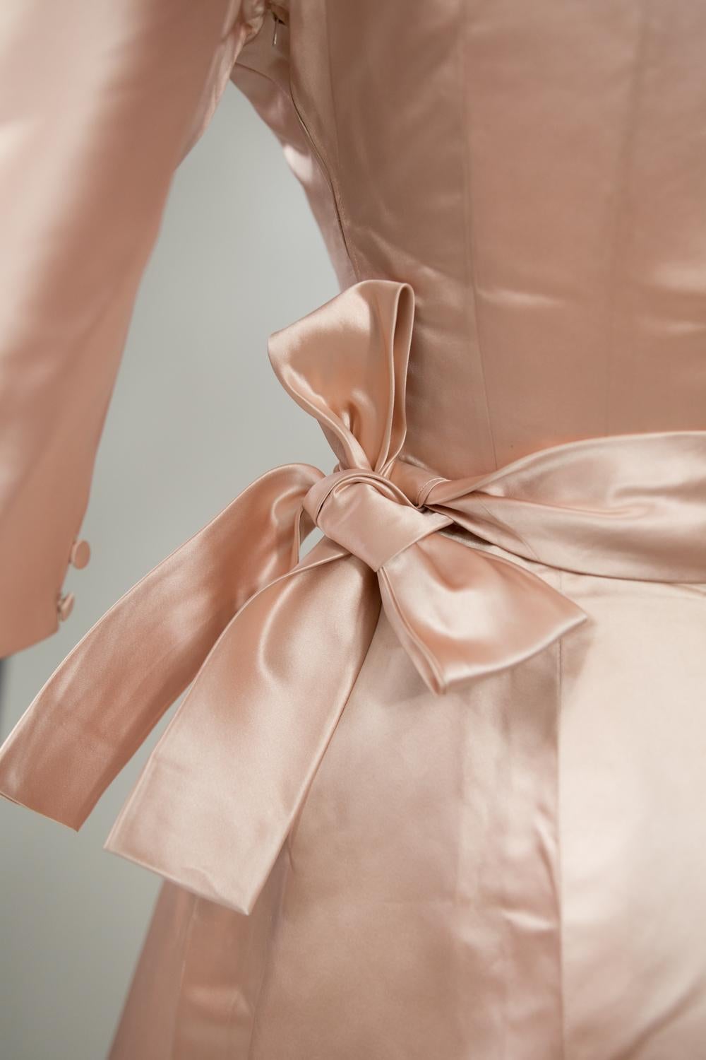 Robe de bal en satin Cristobal Balenciaga Couture numérotée 61819 - Circa 1960 4