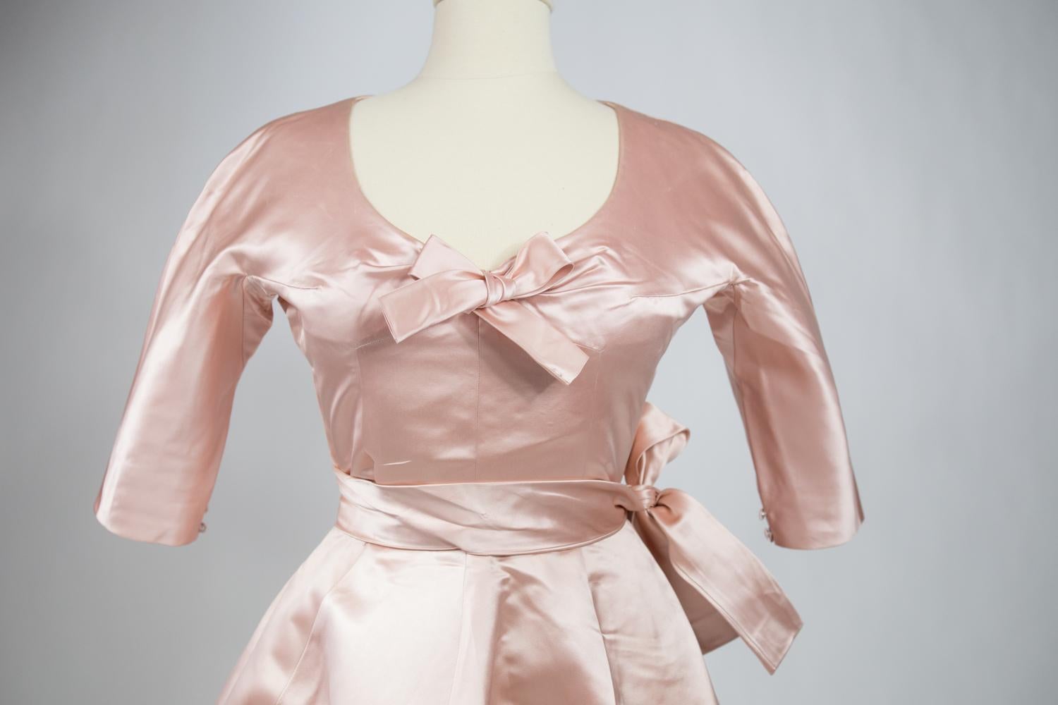 Robe de bal en satin Cristobal Balenciaga Couture numérotée 61819 - Circa 1960 5