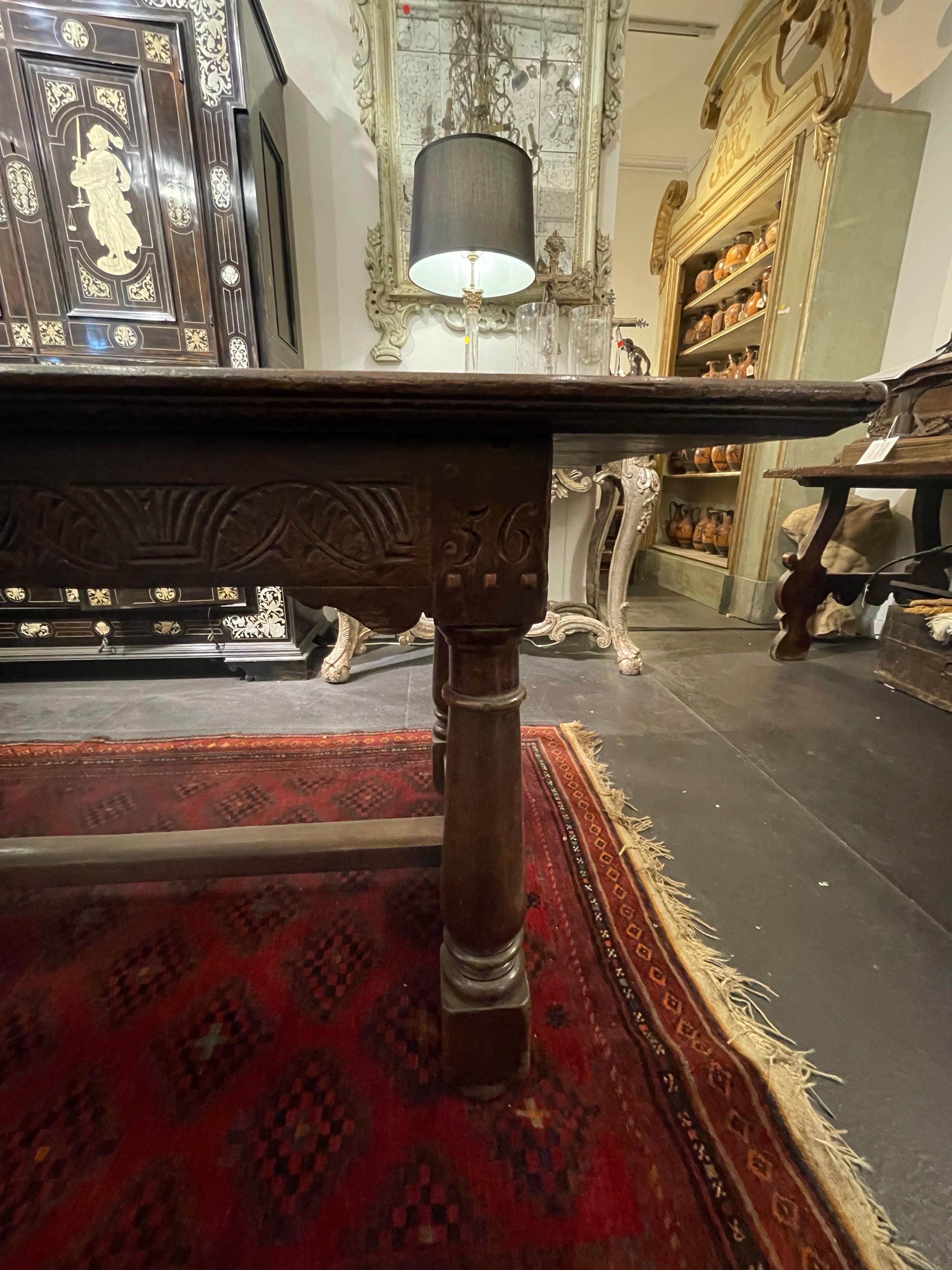 Table de réfectoire en chêne anglais de l'époque cromwellienne. 17ème siècle en vente 1