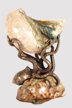 A cup with a shell of Turbo marmoratus, Germany 1870.