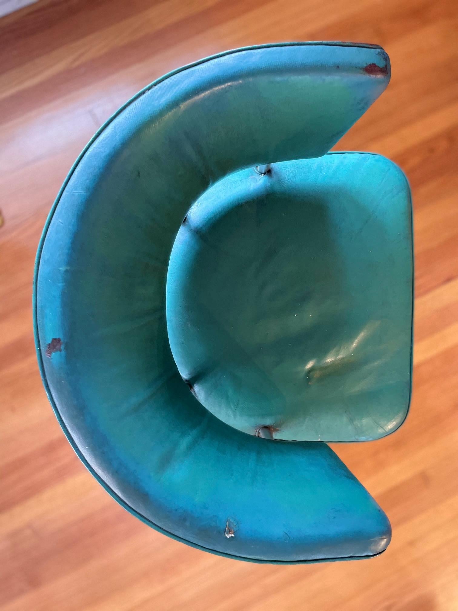 Aluminum Curved Back Chair from SS United States For Sale