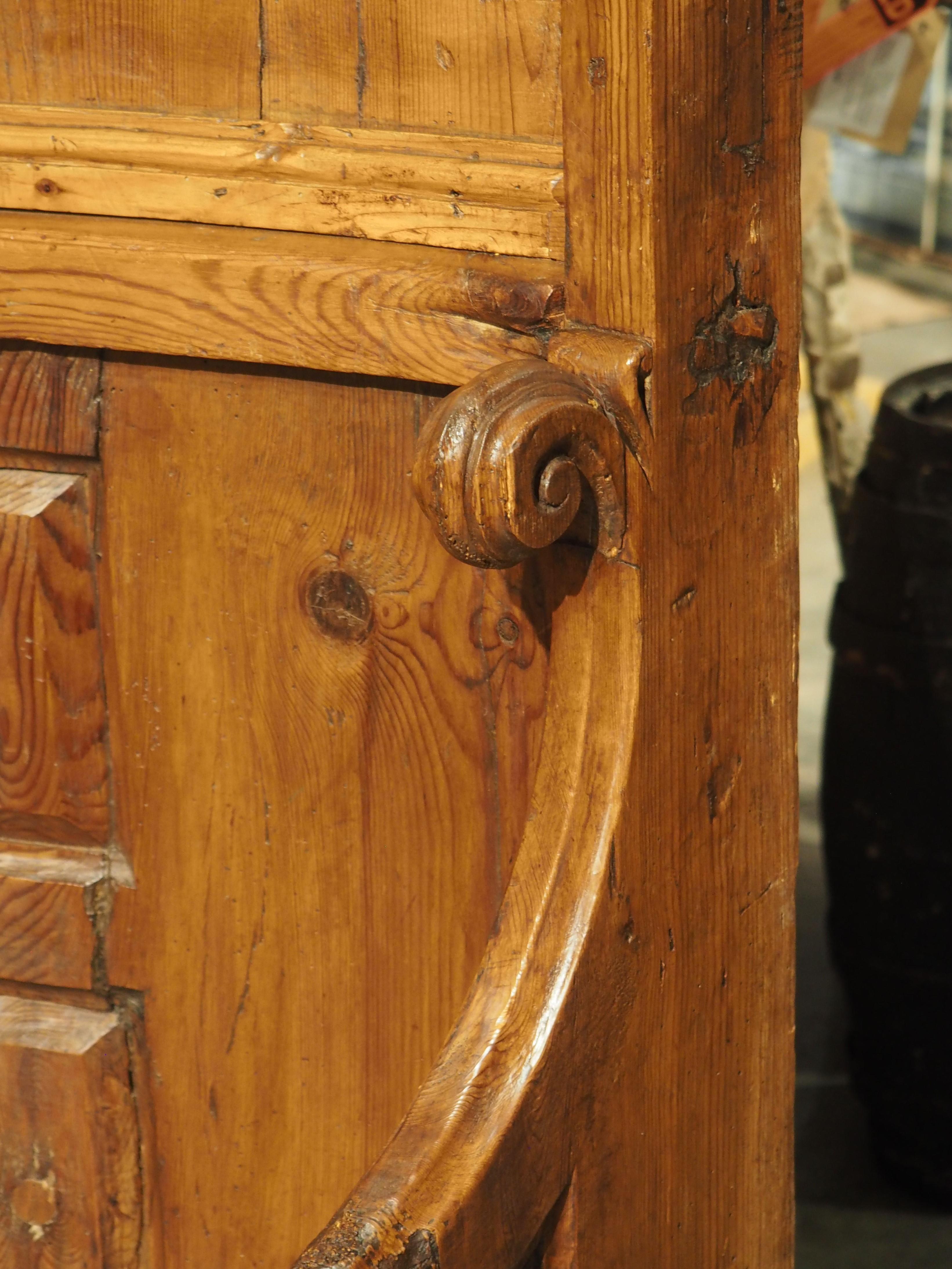 Curved circa 1700 North Italian Choir Chair in Carved Larch Wood For Sale 6