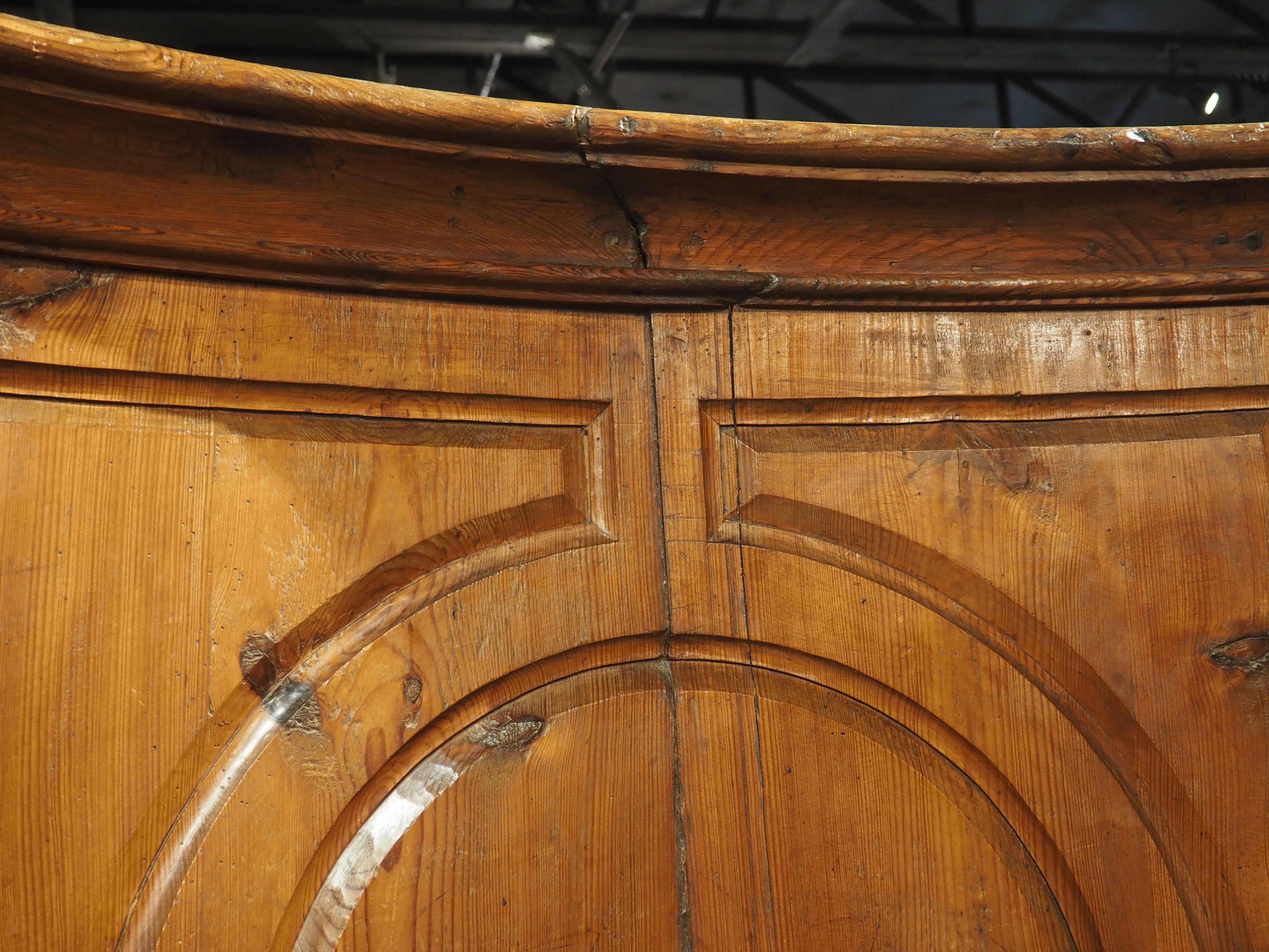 Curved circa 1700 North Italian Choir Chair in Carved Larch Wood For Sale 10