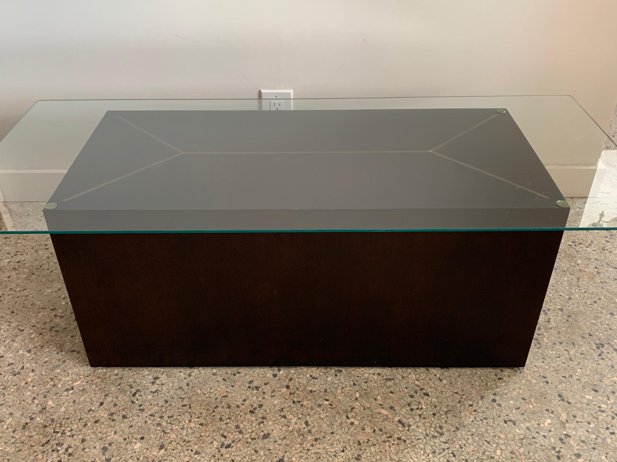 Custom Cube Table by Dunbar with Brass Inlay In Good Condition For Sale In St.Petersburg, FL