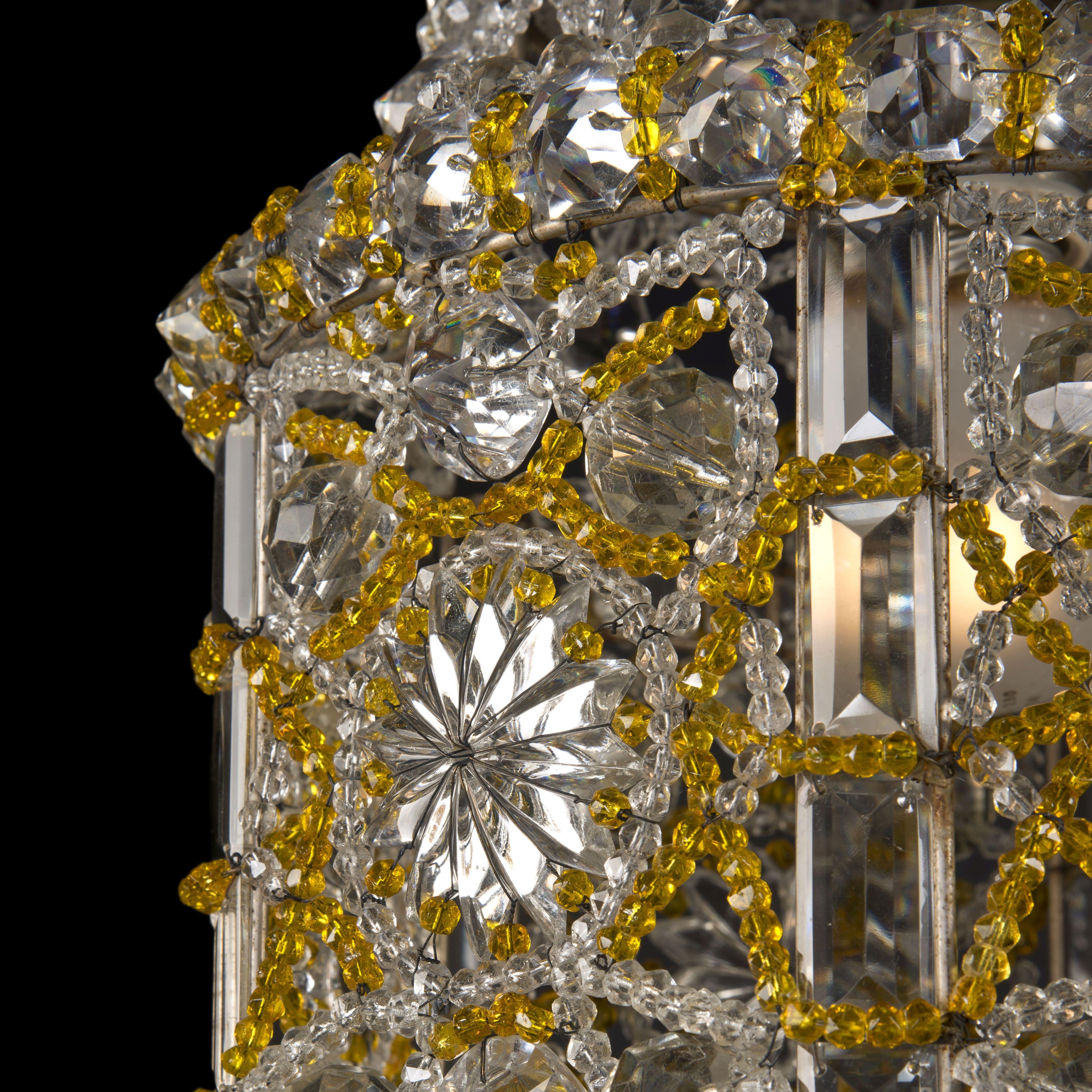 Sechseckiger Kronleuchter in Form einer Leuchte aus geschliffenem Kristall (Französisch) im Angebot