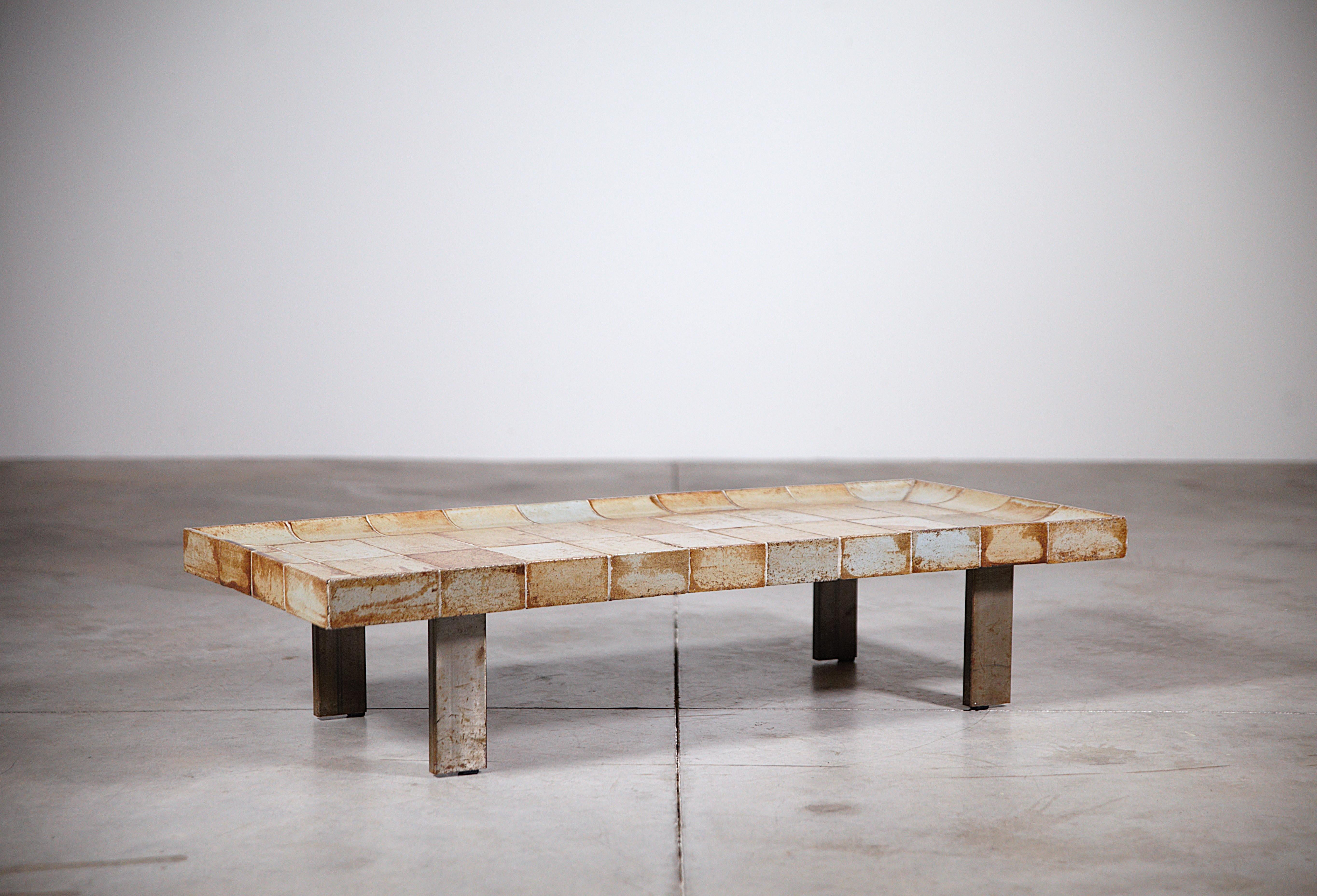 Table basse en grès 