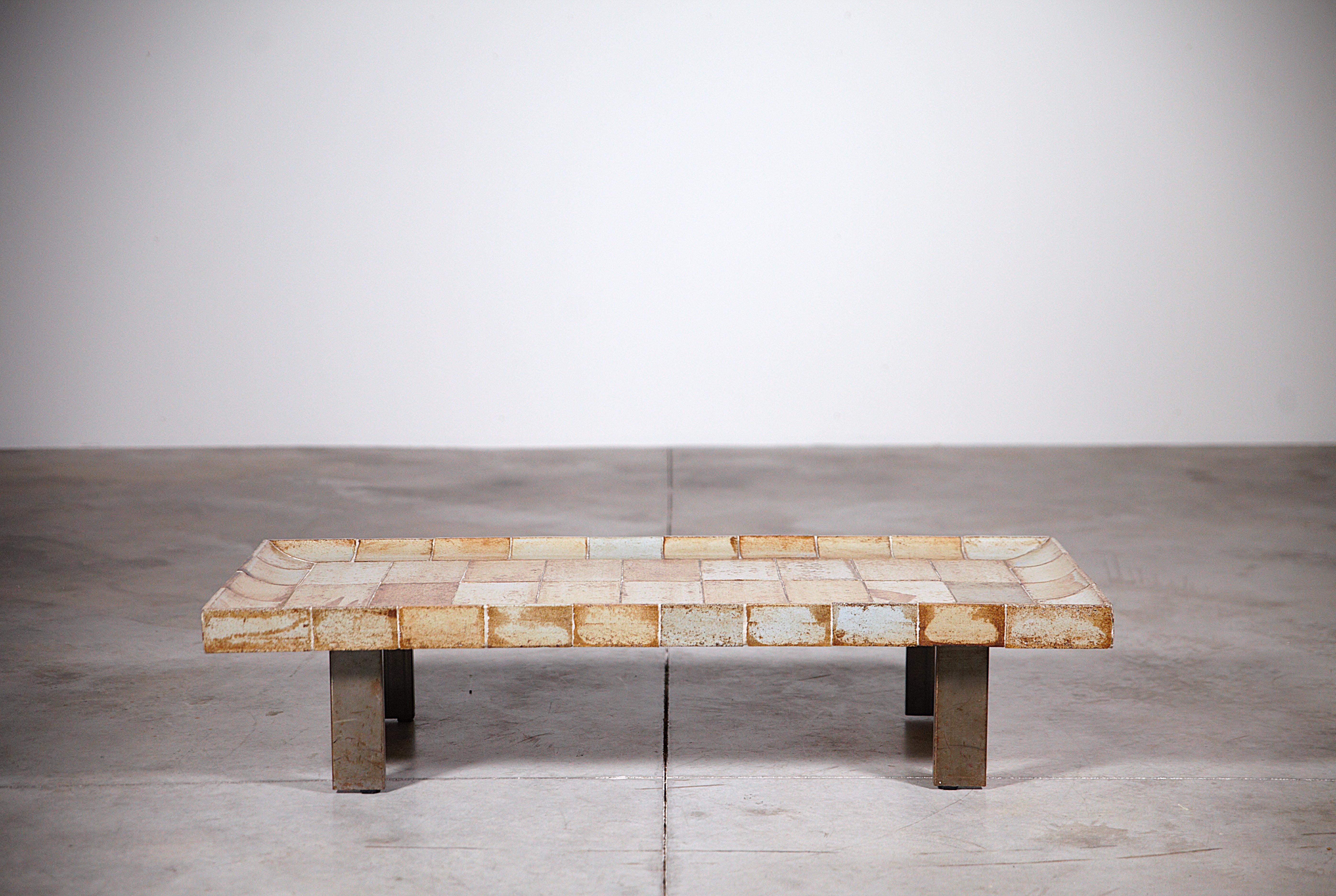 Table basse en grès 