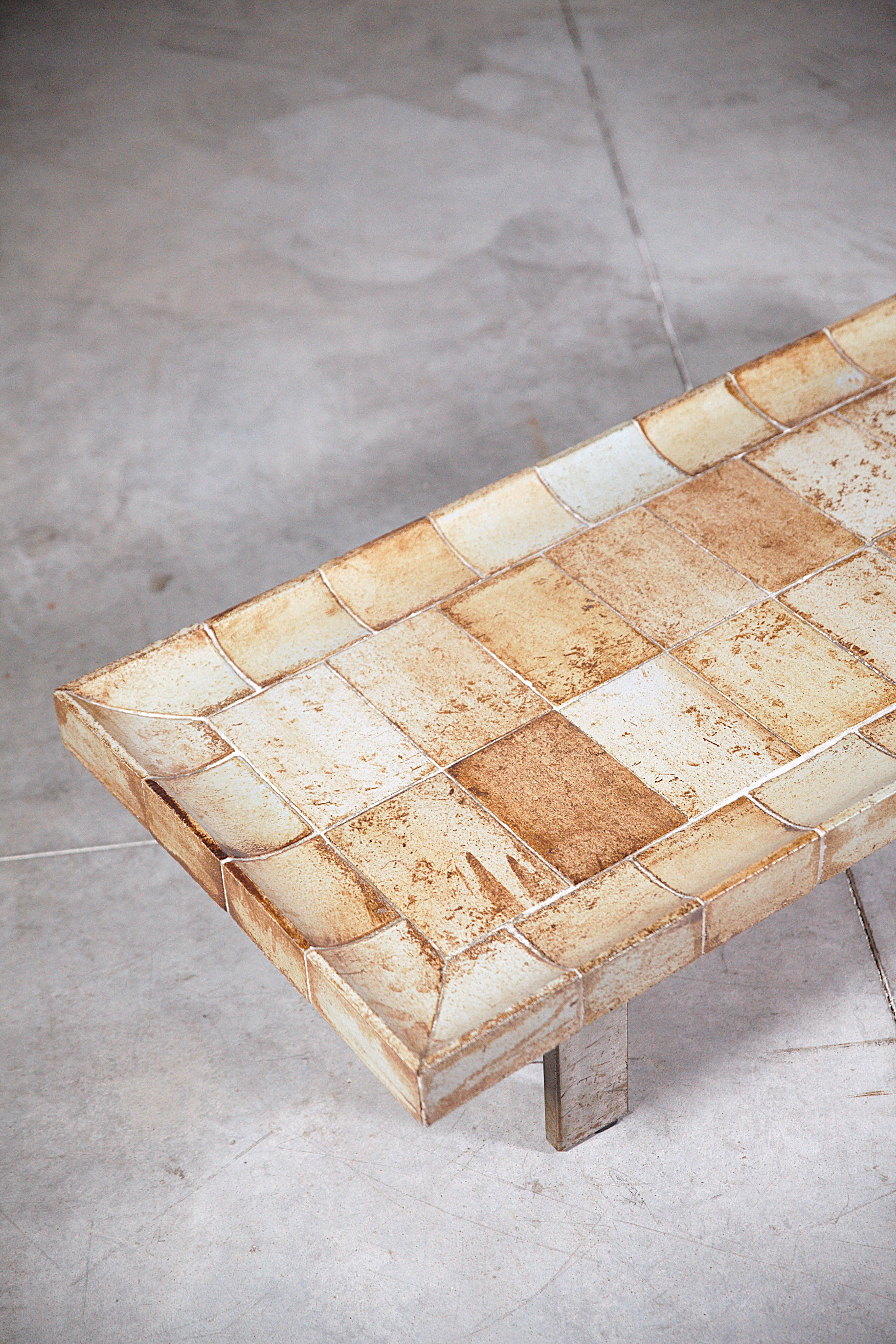 Français Table basse en grès 