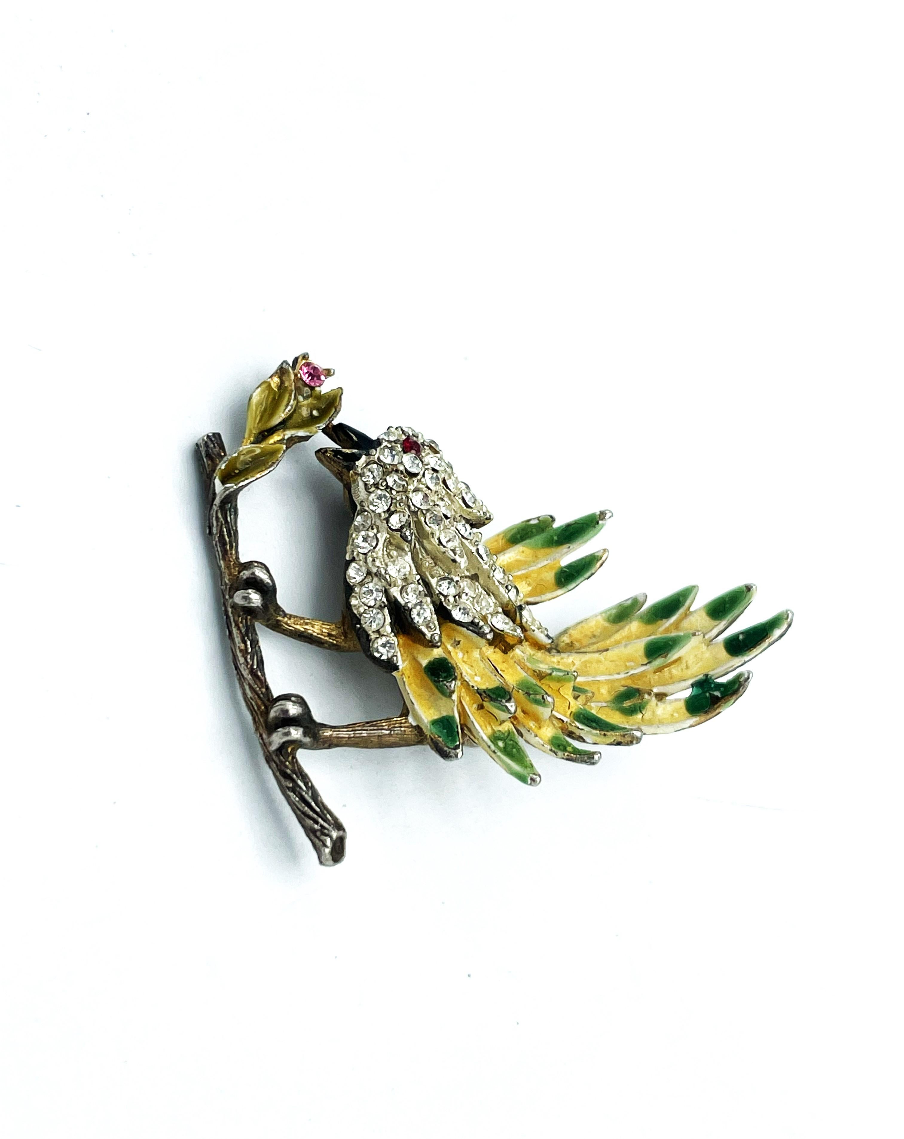 Women's or Men's A dainty little bird brooch by Kramer NY, 1950s with lots of small rhinestones For Sale