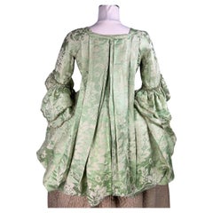 A Damask silk Sack-back mantle gown - Europe Circa 1740